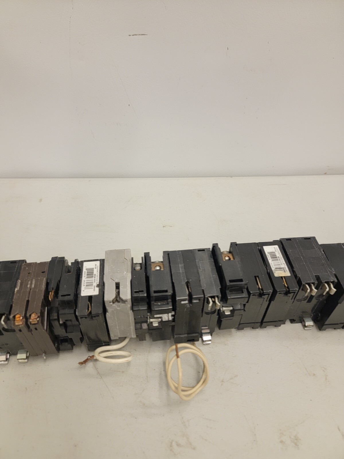 LOT OF 23 – Circuit Breakers Various. Square D, Eaton. Different Voltages