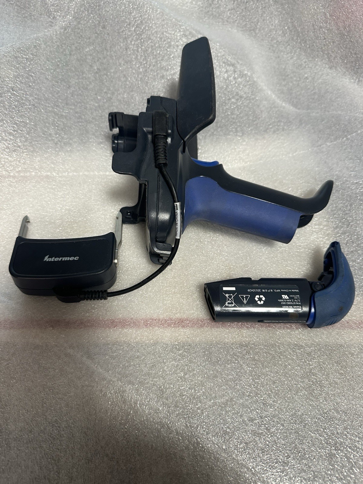 INTERMEC IP30C IP30C0BB014 RFID READER HOLDER + BATTERY