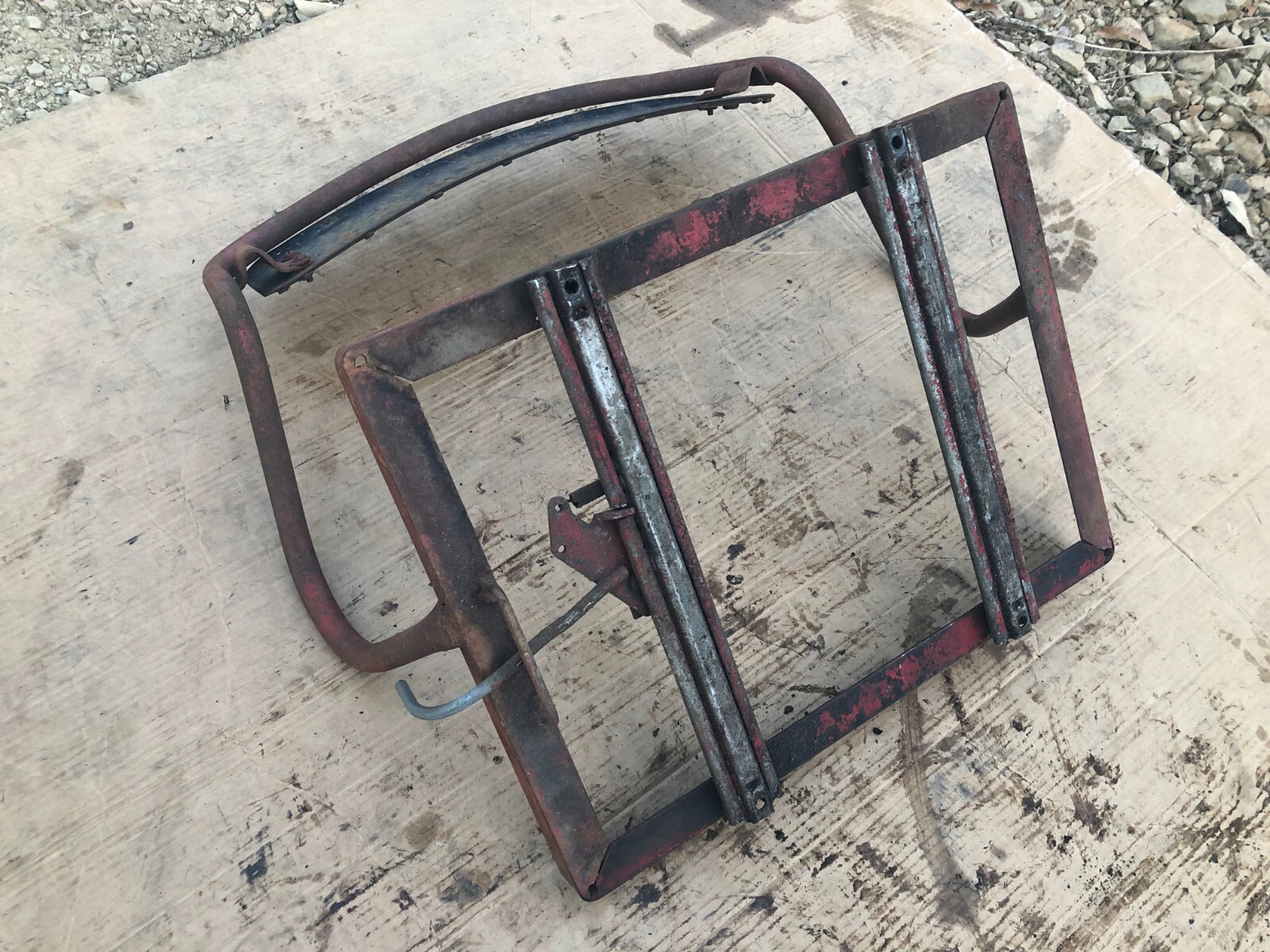 IH INTERNATIONAL 350 DIESEL UTILITY SEAT FRAME ASSEMBLY FARMALL