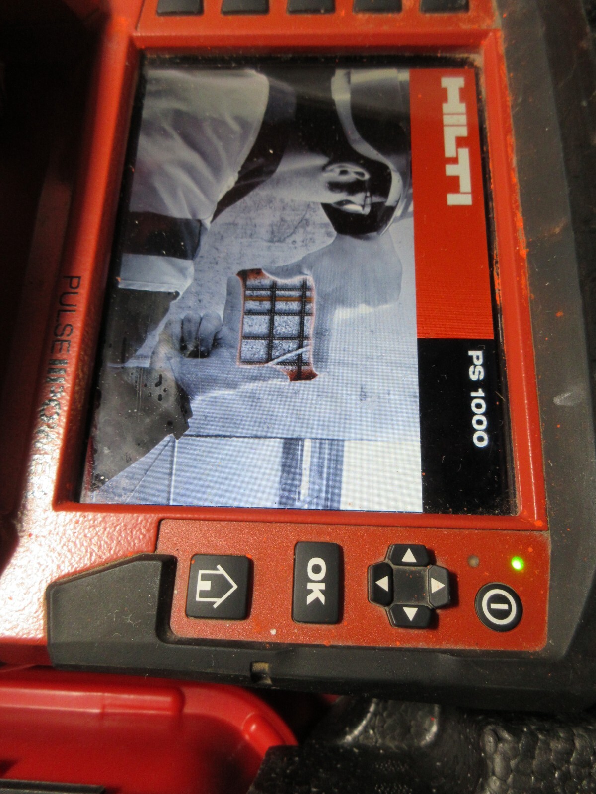 Hilti PS 1000 B X-Scan Concrete Scanner, 2x Batteries & Case works great