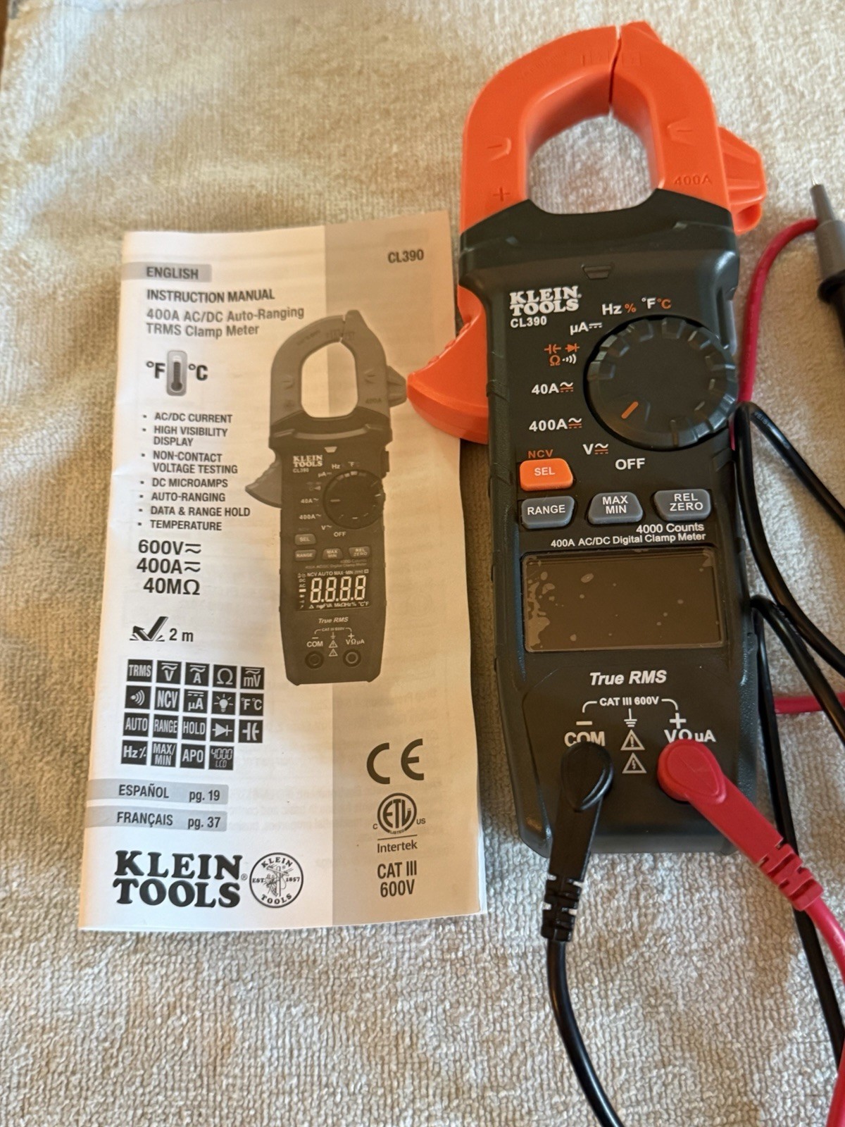 Klein Tools CL390 400 A AC/DC Auto-Ranging Digital Clamp Meter W/ Bag Tester
