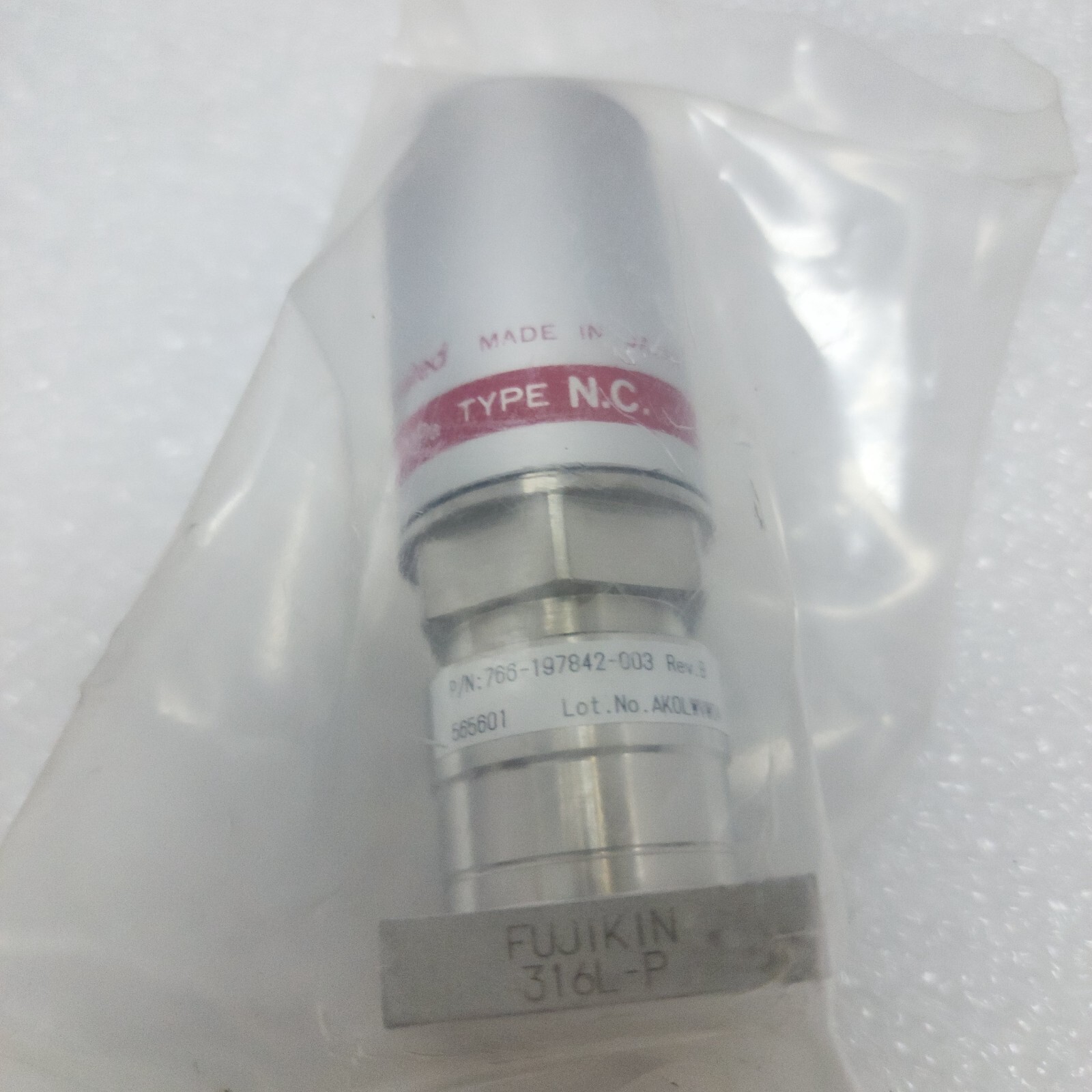 Fujikin C No 565601, 0.P. 0.5-0.6 MPa,Lam 766-197842-003 R B, N.C Valve,+97101