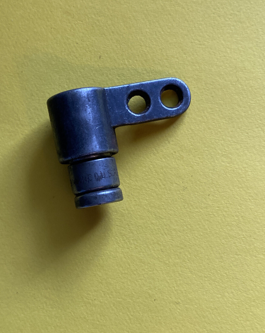 *USED* 223711-SINGER-THREAD RETAINER-FOR SEWING MACHINES-FREE SHIPPING*