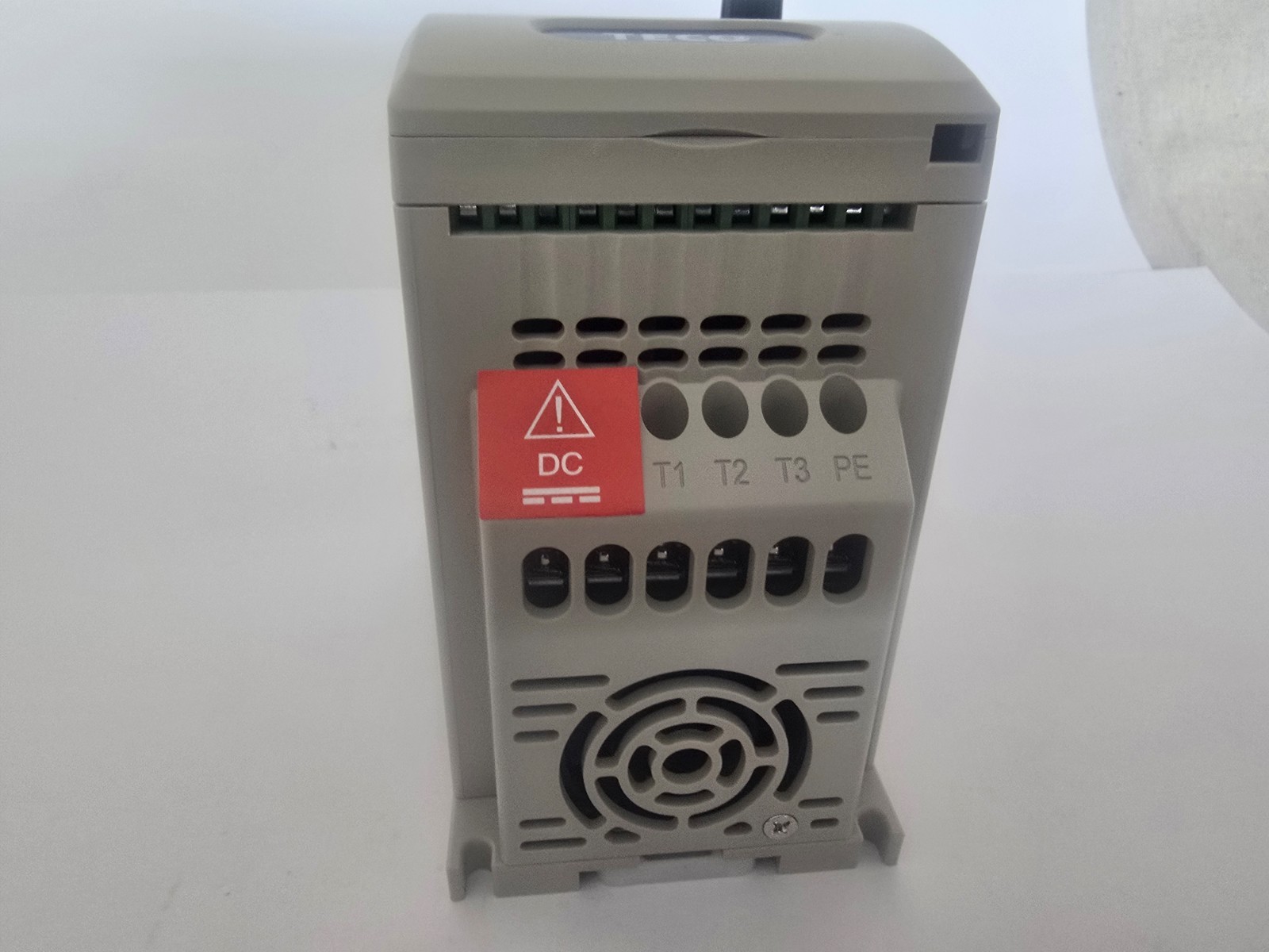 TECO JNEV-101-H1 Variable Frequency Drive 120vac in/ 240vac 3 ph out 1HP 0.75KW
