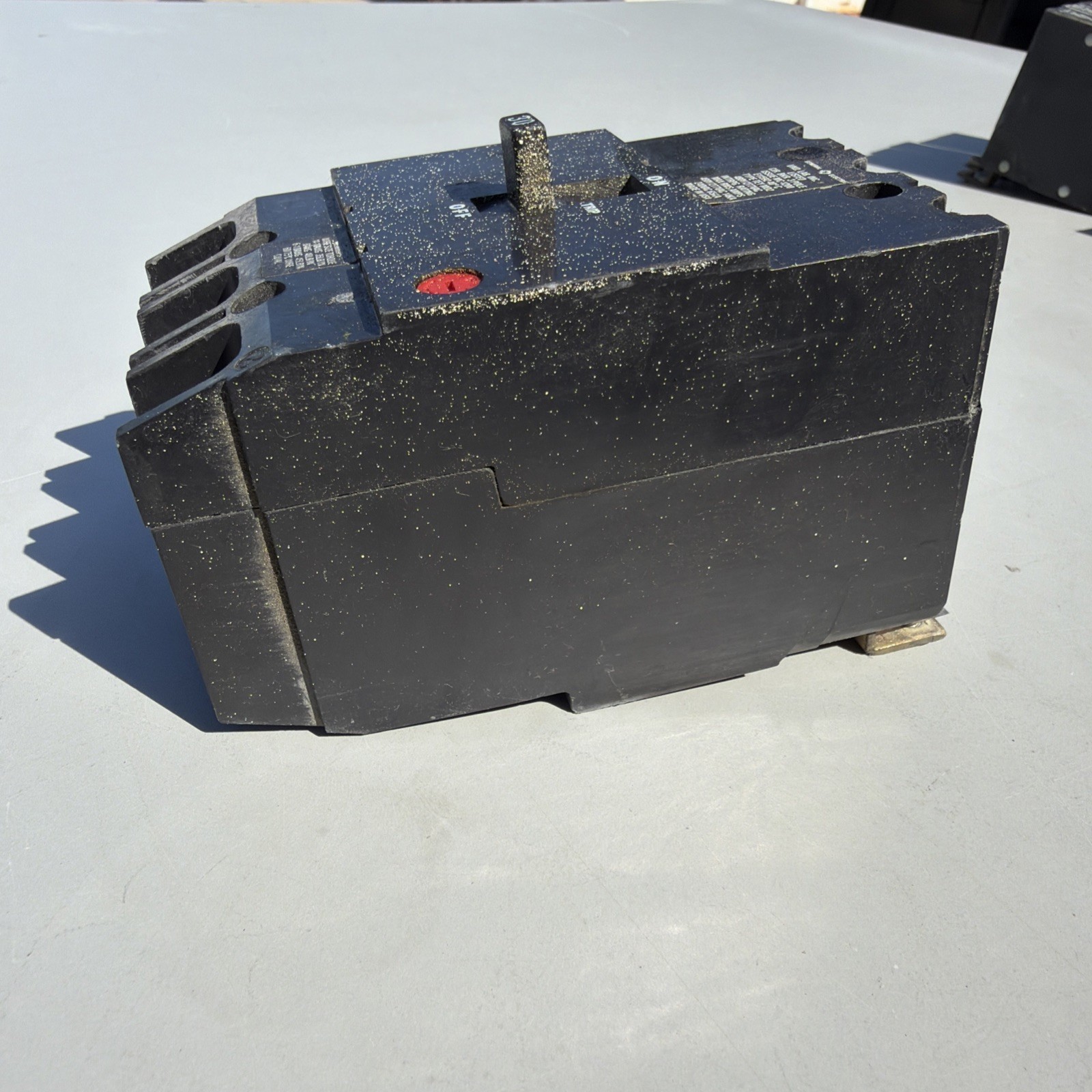GE TEY330 CIRCUIT BREAKER, 480/277-VOLT, 3-POLE, 30-AMP, BRK / TEY FRAME