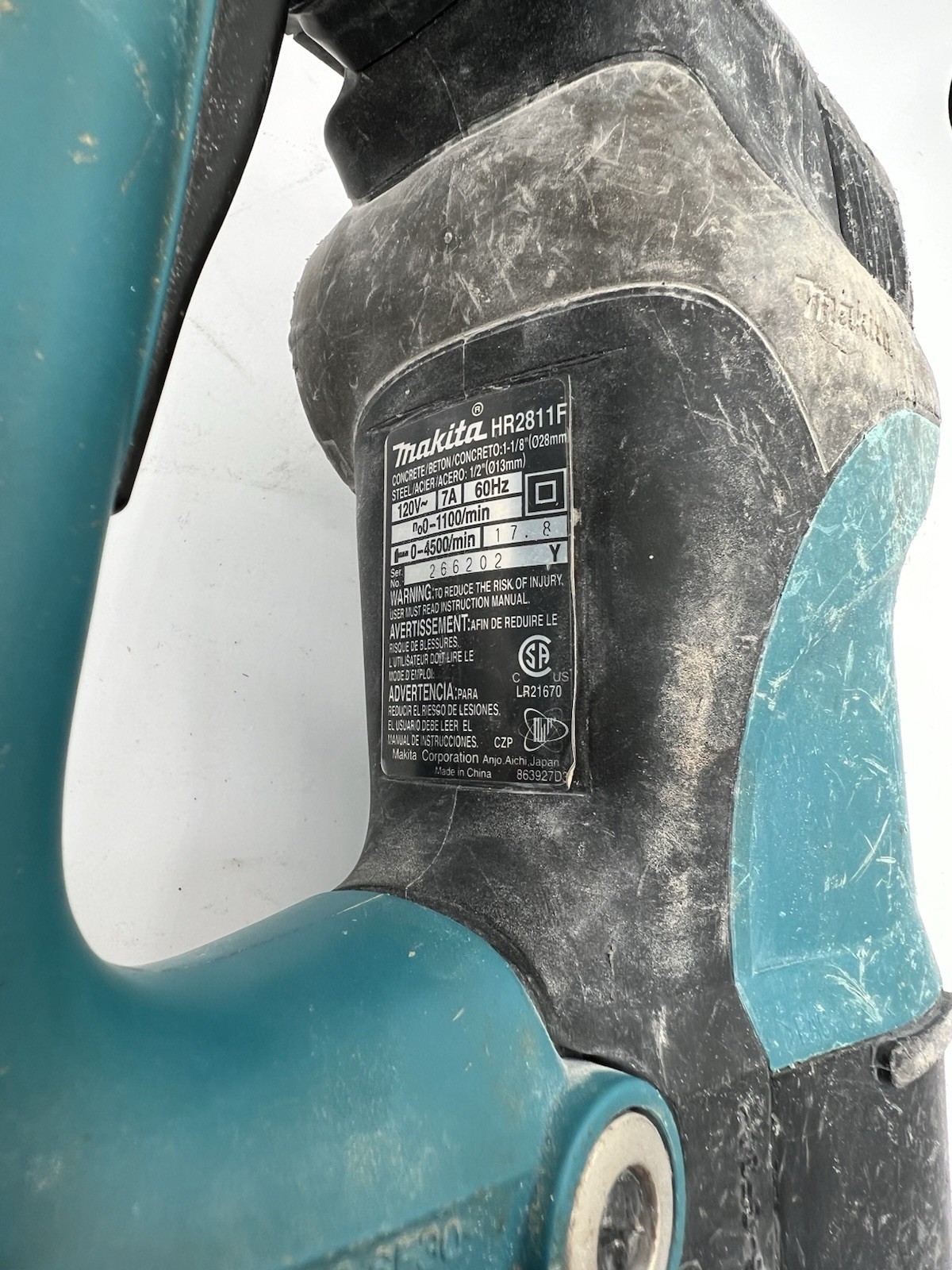 Makita HR2811F 1-1/8 SDS-Plus Rotary Hammer Drill 3-Mode Corded w/ LED