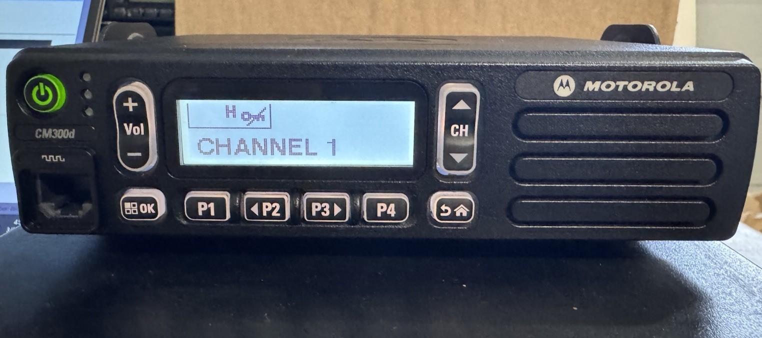 **power button issue Motorola CM300d Uhf Analog Mobile Radio 403-470 99ch GMRS