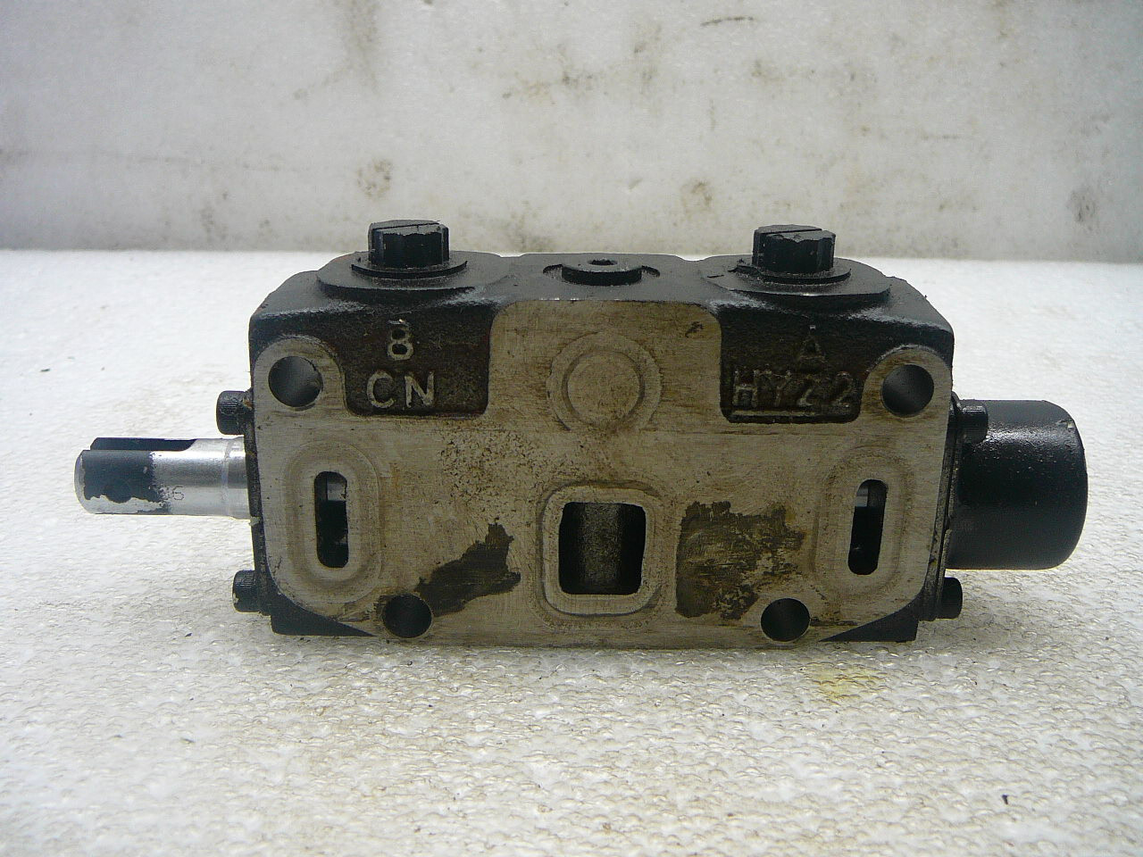 PARKER SINGLE SPOOL HYDRAULIC CONTROL VALVE A 9110, B 1200, A HYZ2 B CN