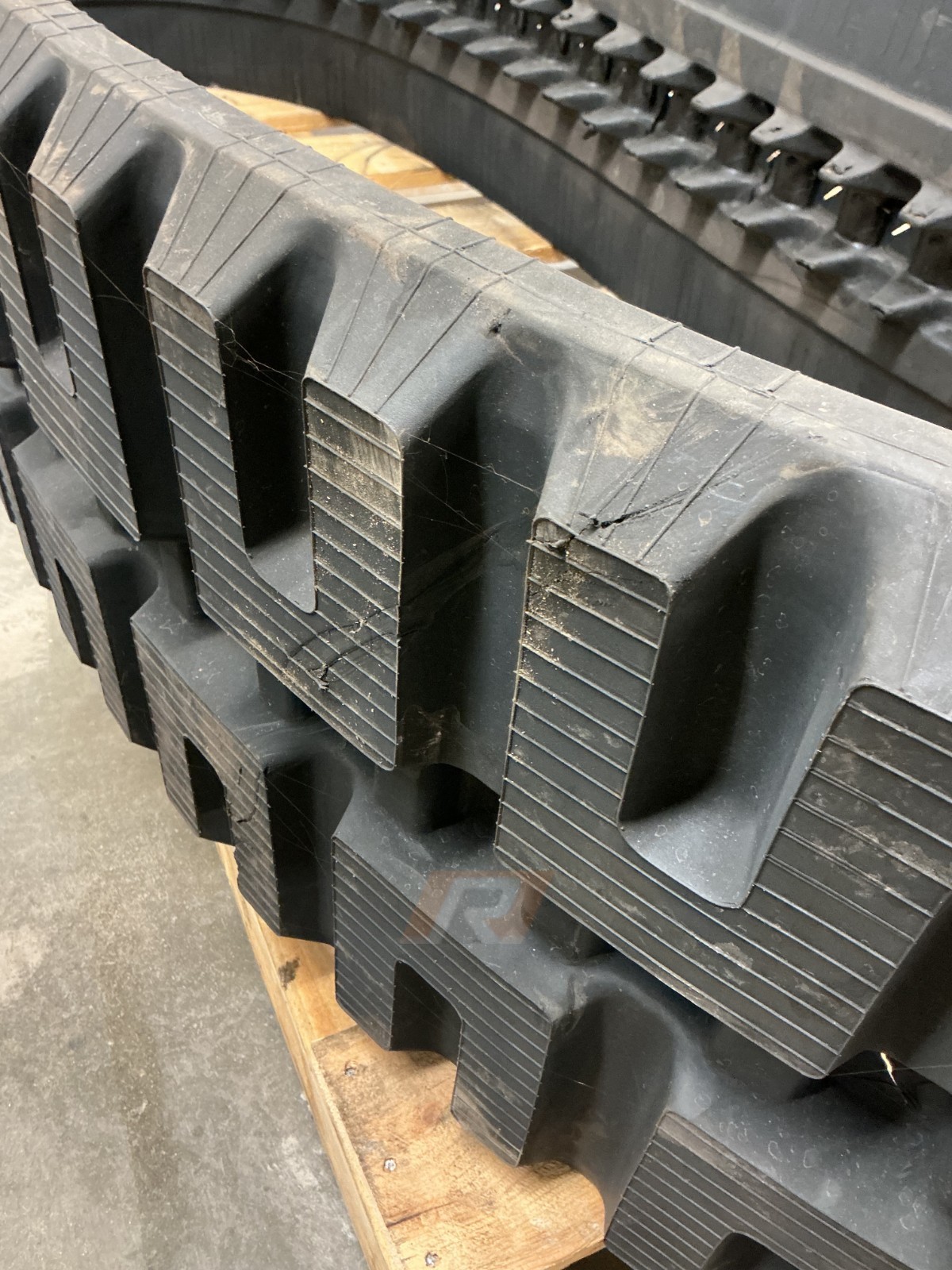 CAT 279C2 279D 289D Rubber Track 450x86x56 – USED