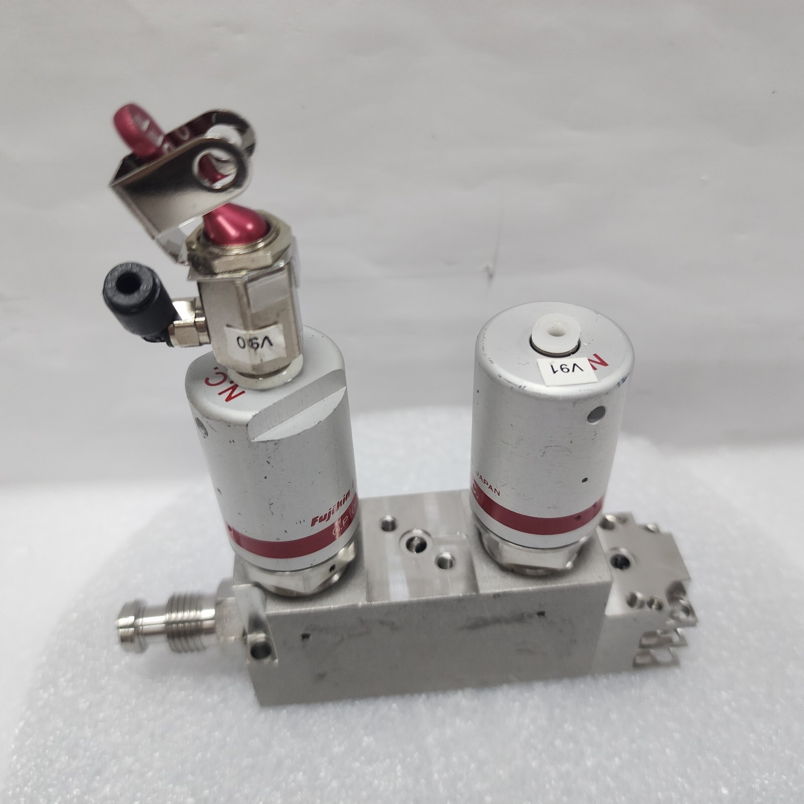 Fujikin 0.P. 0.5-0.6 MPa, C No. 477943, Type N.C Assy. Valve,Used,Japan_96976