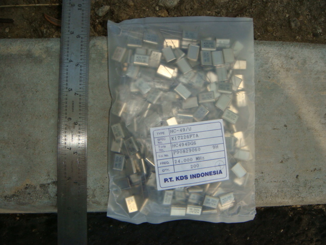 LOT 200 24.000 MHz KDS Crystals – NEW and UNUSED