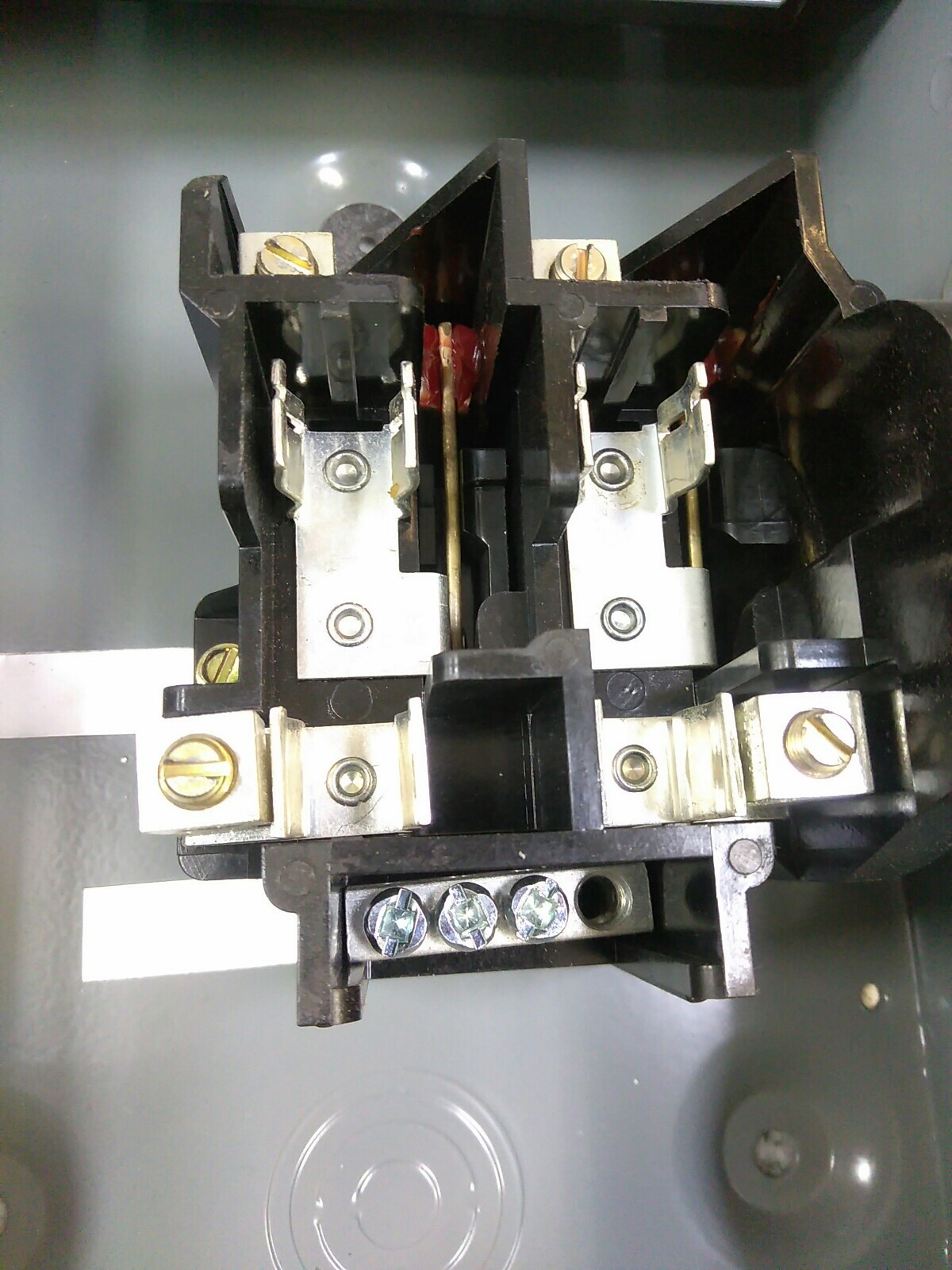 Square D D221NRB SER E3 Disconnect 30A 240VA SAFETY Switch TYPE 3R (BMBS-2B