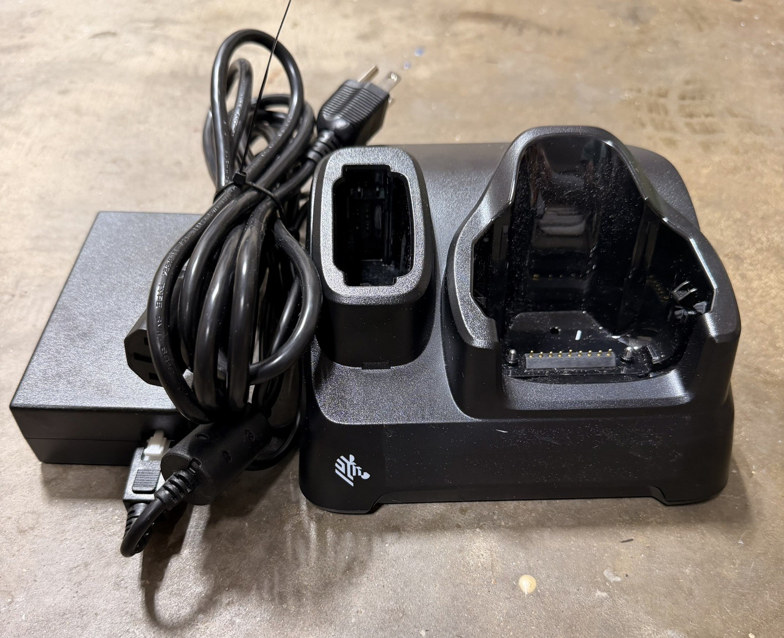 Zebra MC930B-GSEHG4NA Android 4GBRAM/32GB Barcode Scanner w/charging station