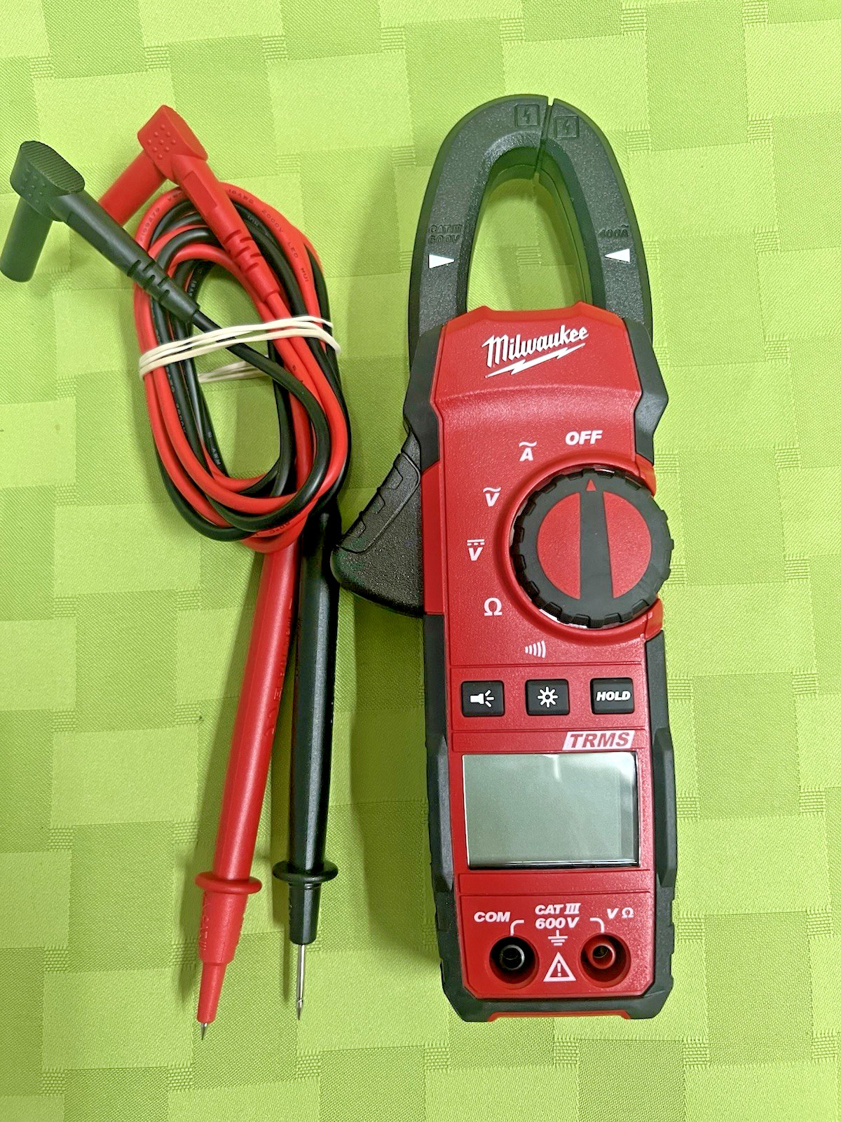 MINT Milwaukee CAT III 600V True RMS 400 Amp Clamp Meter RED Model 2235-20