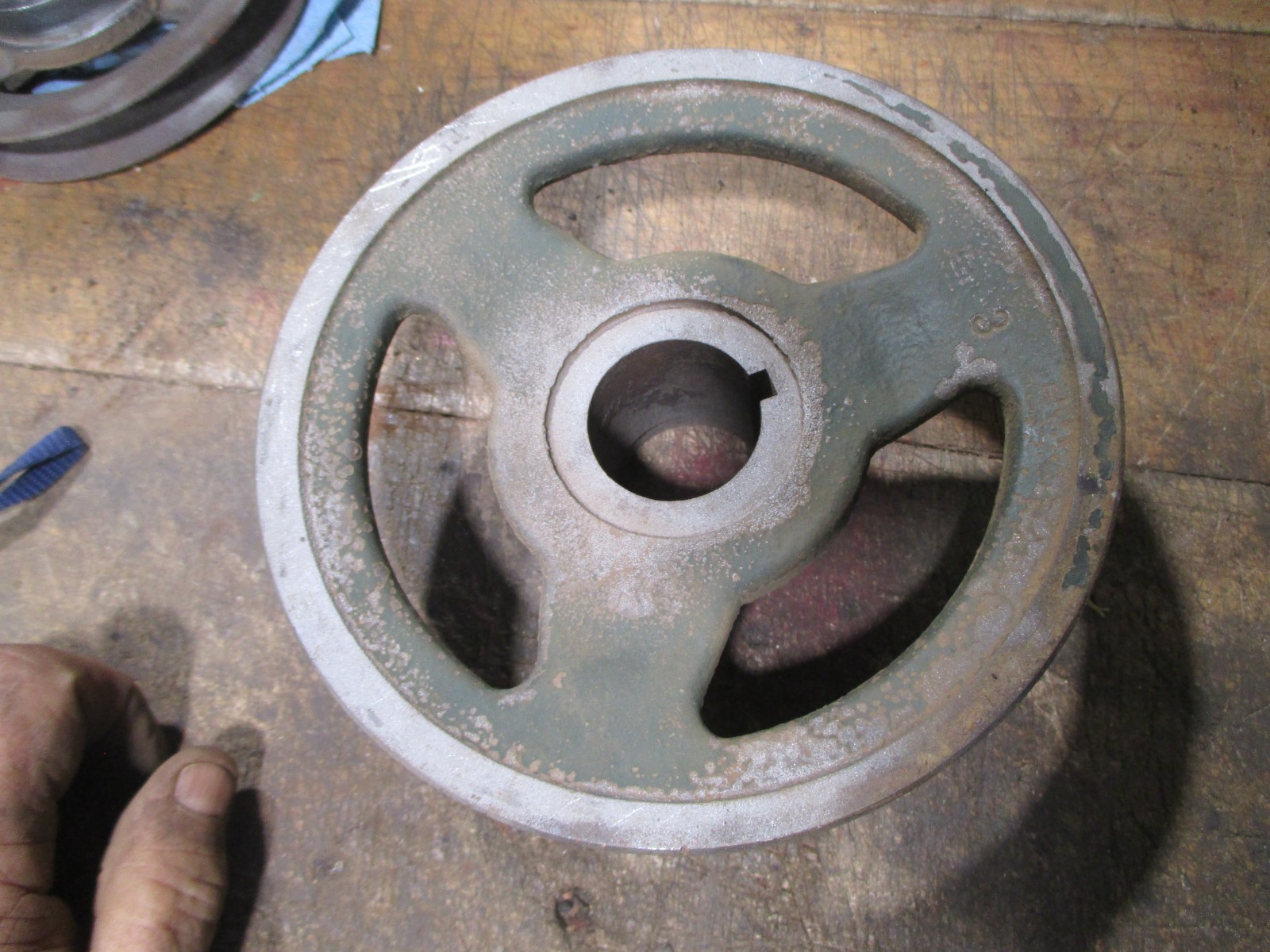 MASSEY FERGUSON 50, CRANKSHAFT PULLEY FOR CONTINENTAL 134 GAS, #1750076M1 USED
