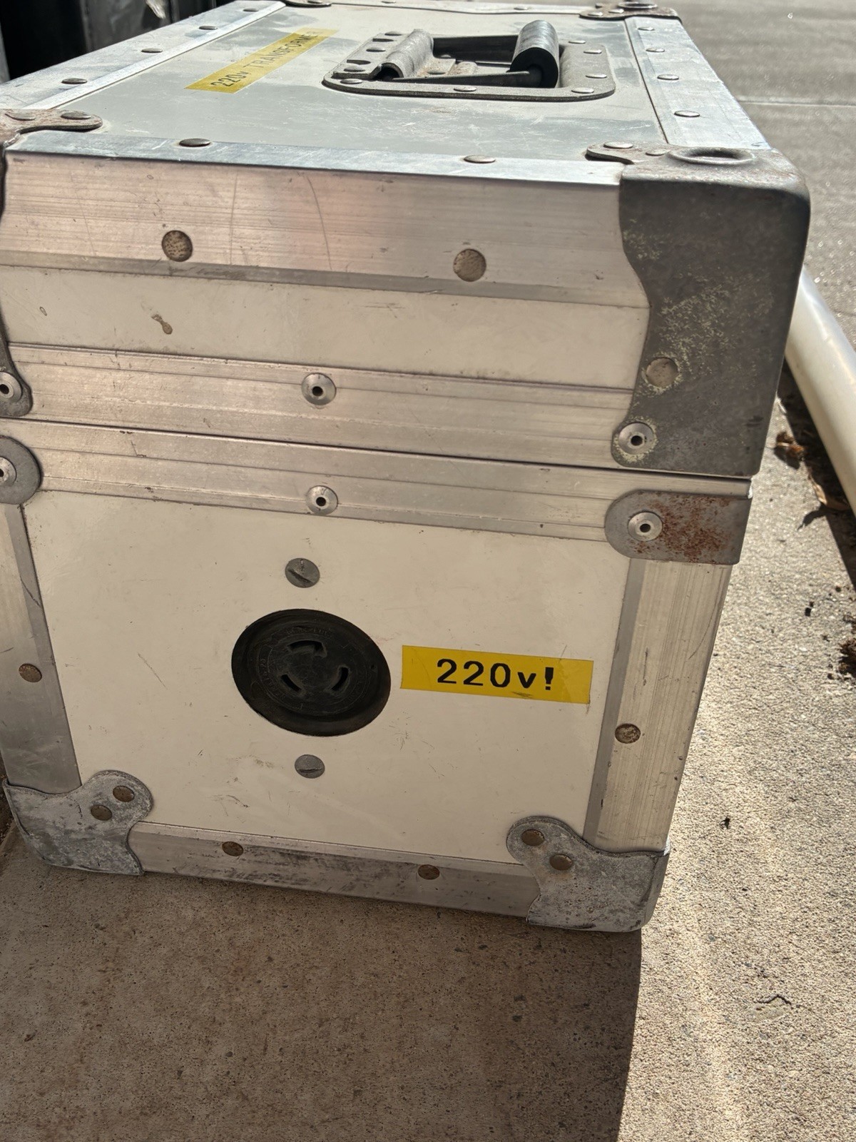 220v TRANSFORMER 115 v AC input 25 ams to 220V AC twist lock out For Motion Pic