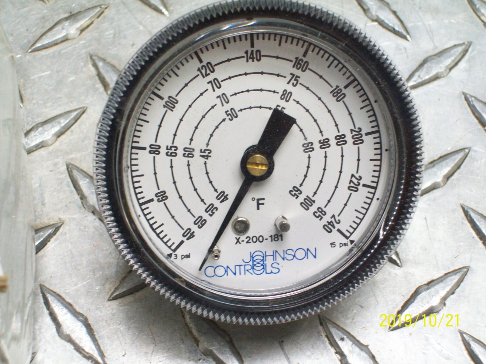 NEW JOHNSON CONTROLS X-200-181 TEMPERATURE GAUGE 2-1/2″