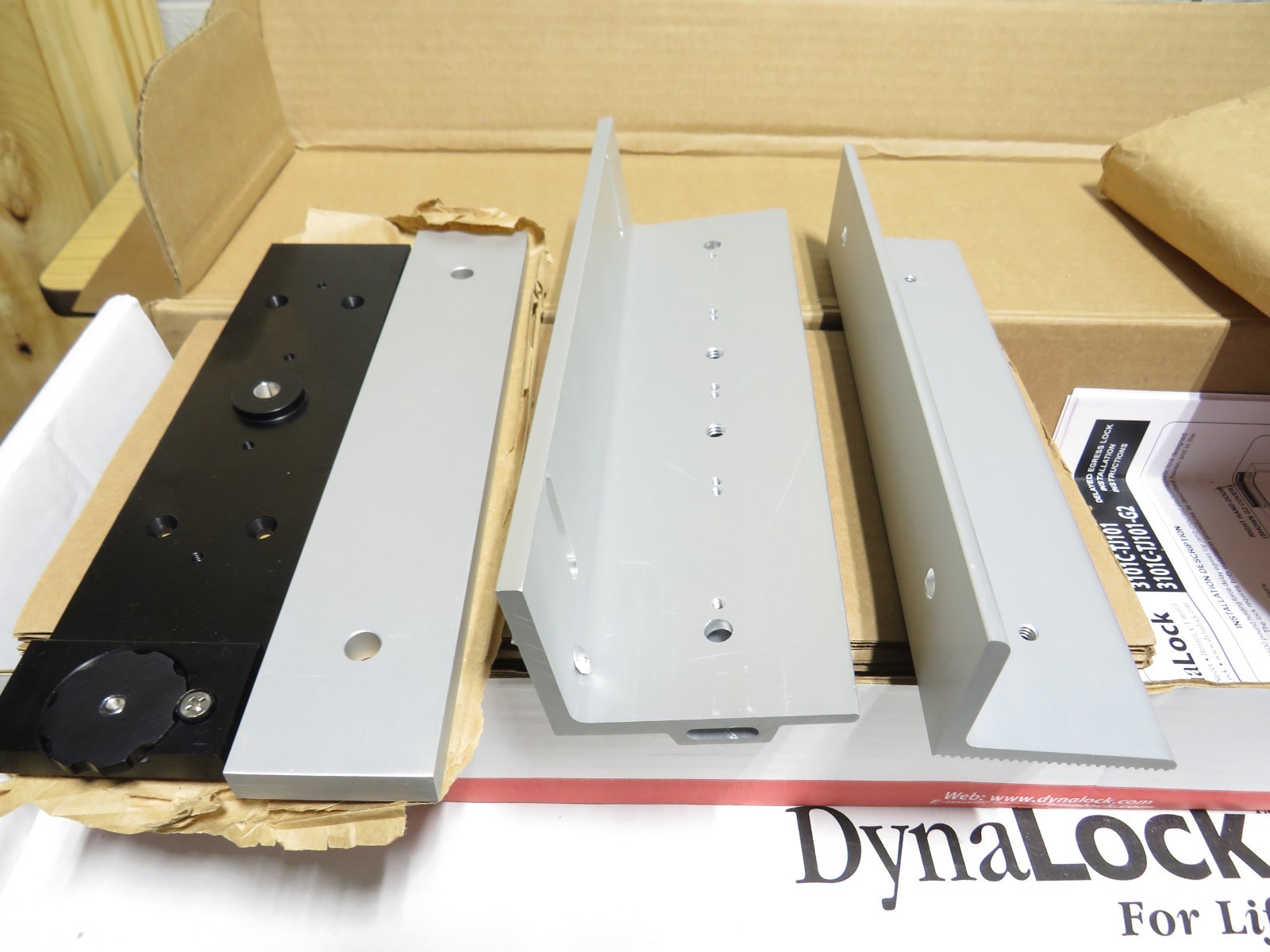 ✔ Dynalock 3101C-TJ101-G2 300 Series Single Electromagnetic Lock Delayed [CTCNC]