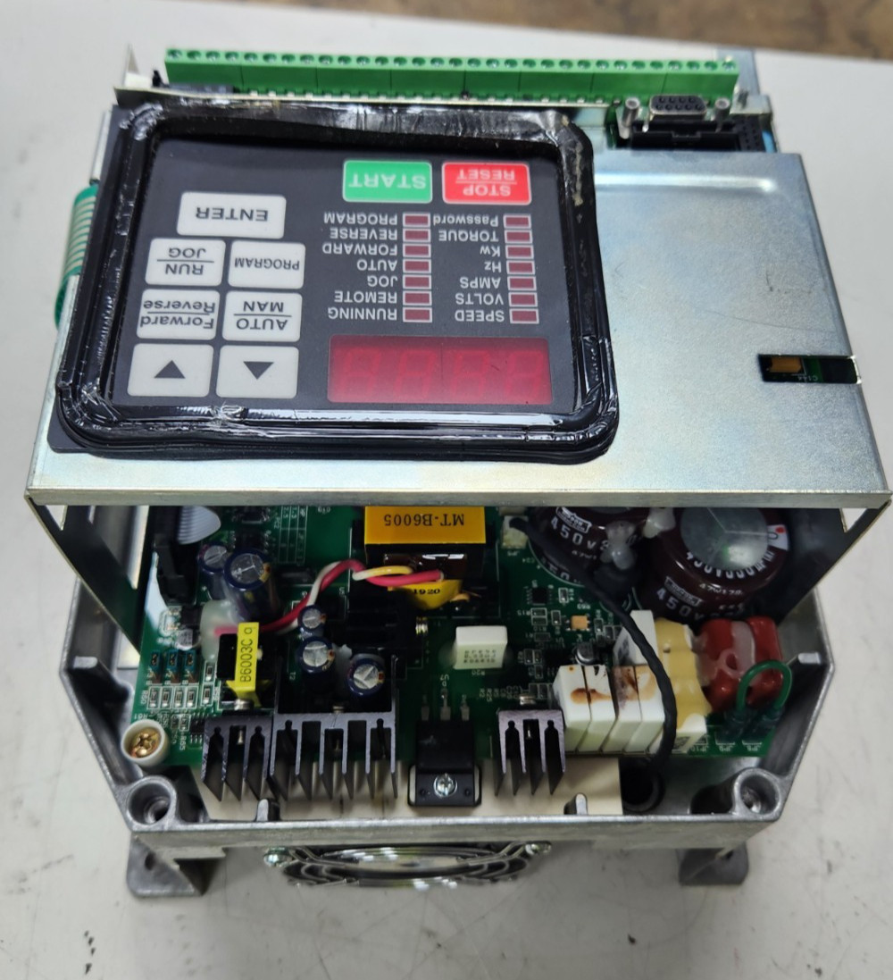 😎 RELIANCE ELECTRIC 3 HP SENSORLESS ENHANCED AC DRIVE 380/460 VAC GV3000/SE