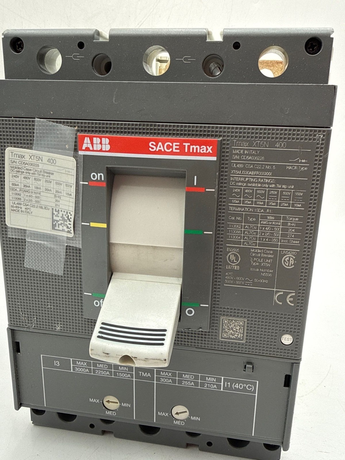 ABB XT5NU330ABFF000XXX Circuit Breaker 300A 3P 600V tmax XT5N 400 300 Amp 3 Pole