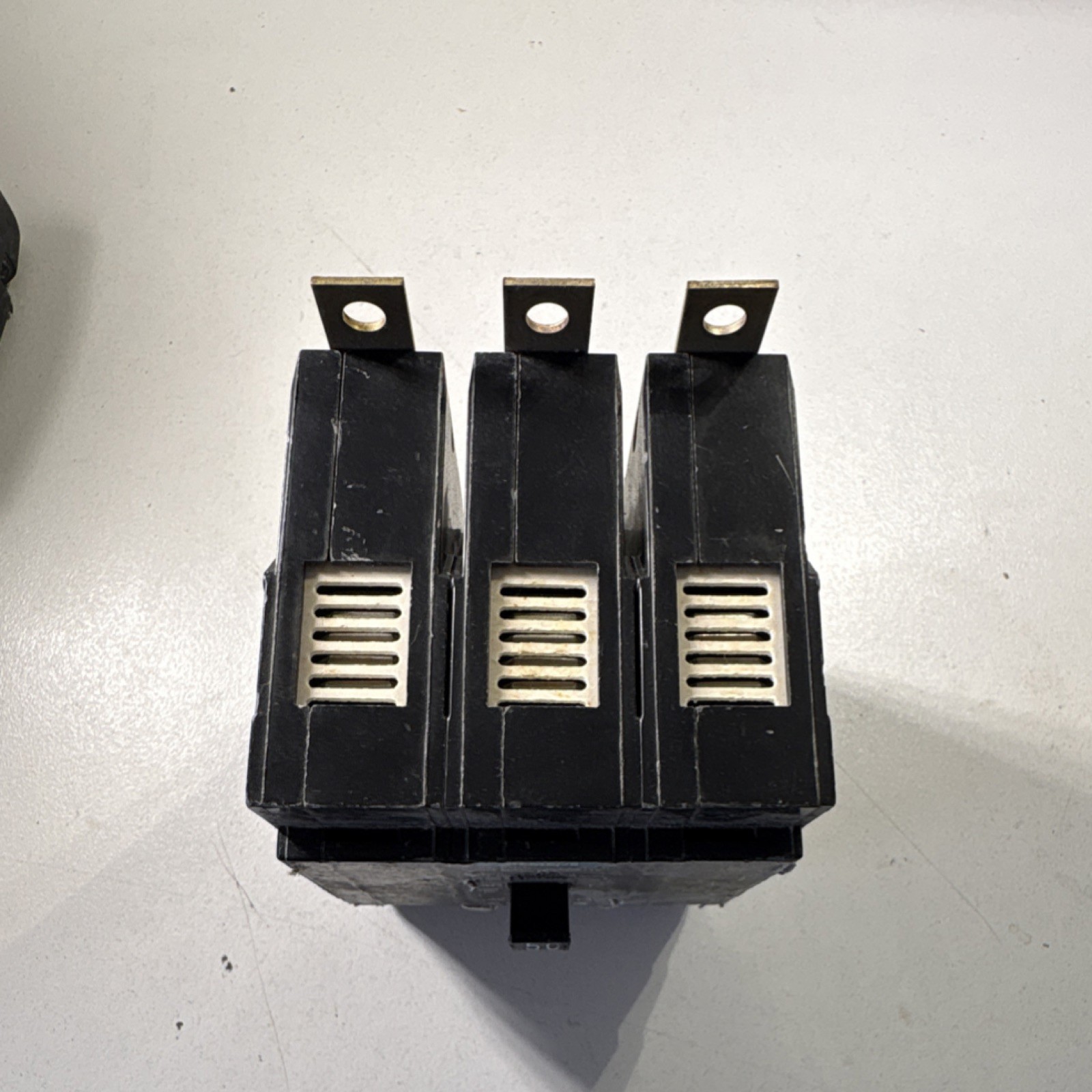 Siemens BQD350 3-Pole 50A Branch Circuit Breaker, 480Y/277V, AC, HID