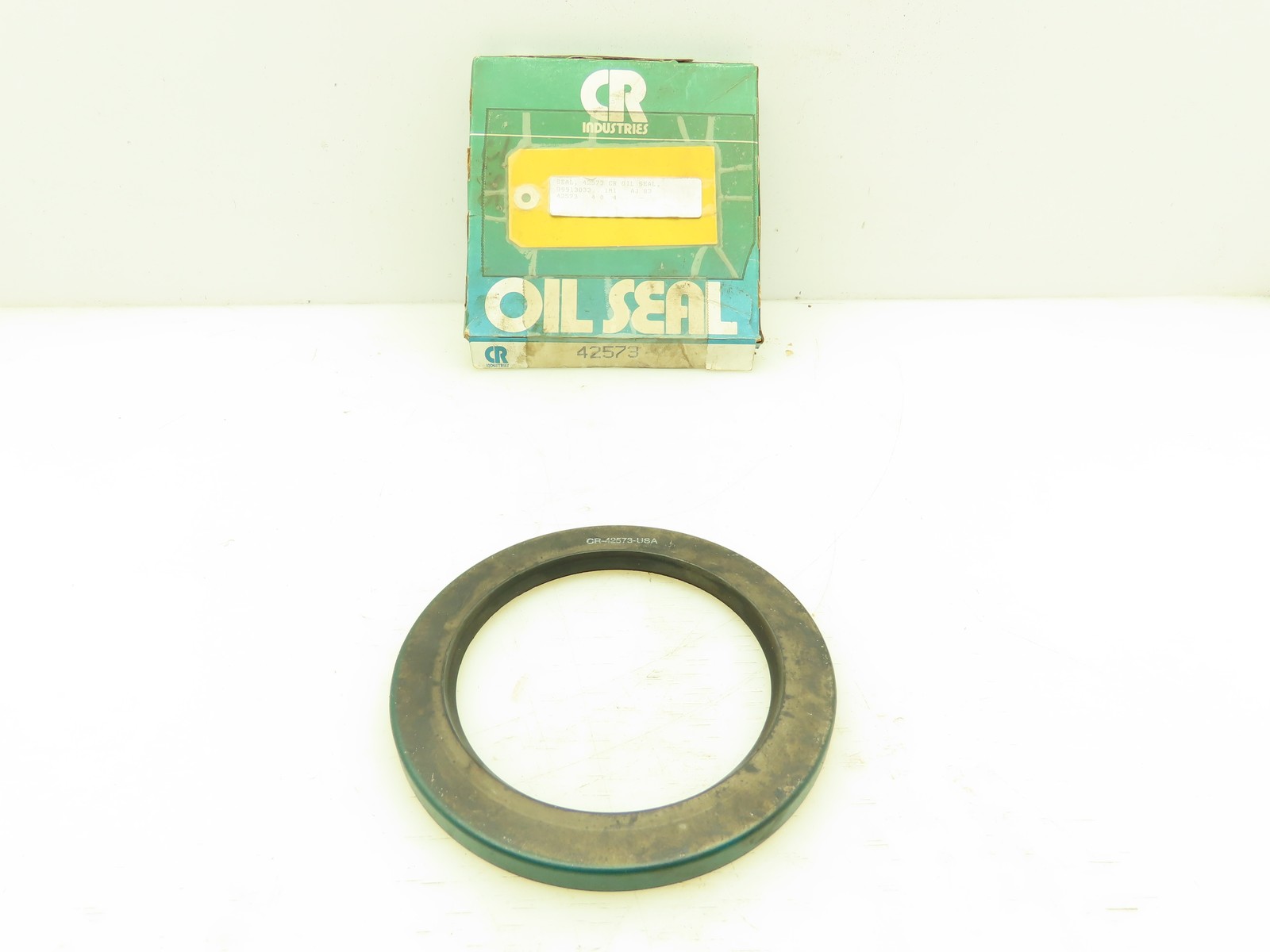 CR 42573 Oil Seal, 4.250 in Shaft, 5.751 in OD, 0.438 in Width