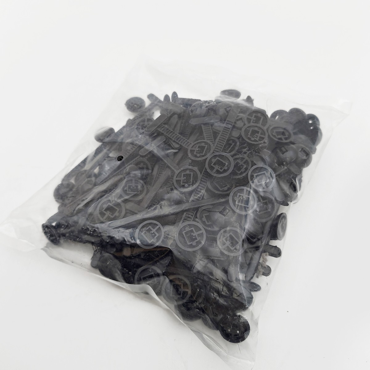 100Pcs Automotive Nylon Cable Tie Fastener Kit – Universal Car Zip Tie Buckle C