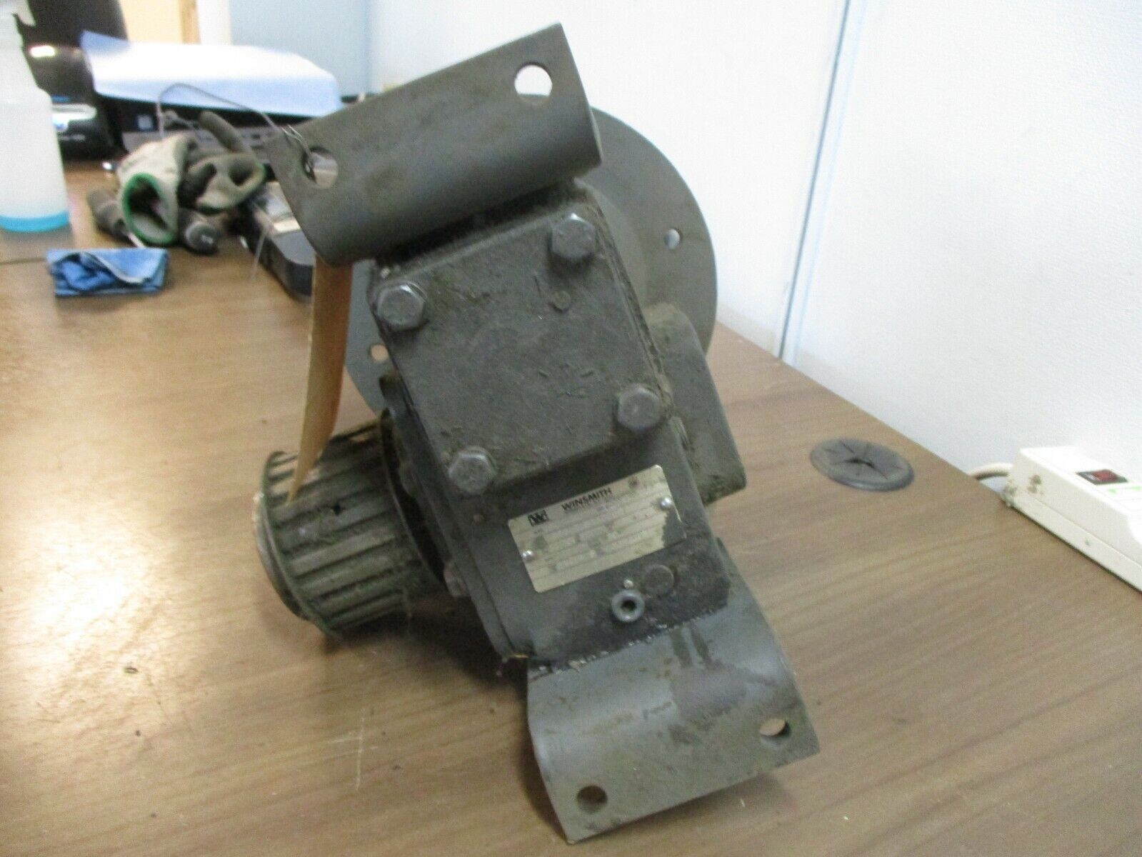Winsmith Gear Reducer 924MDJ Ratio 10:1 2.77 HP In 1800 RPM In Used