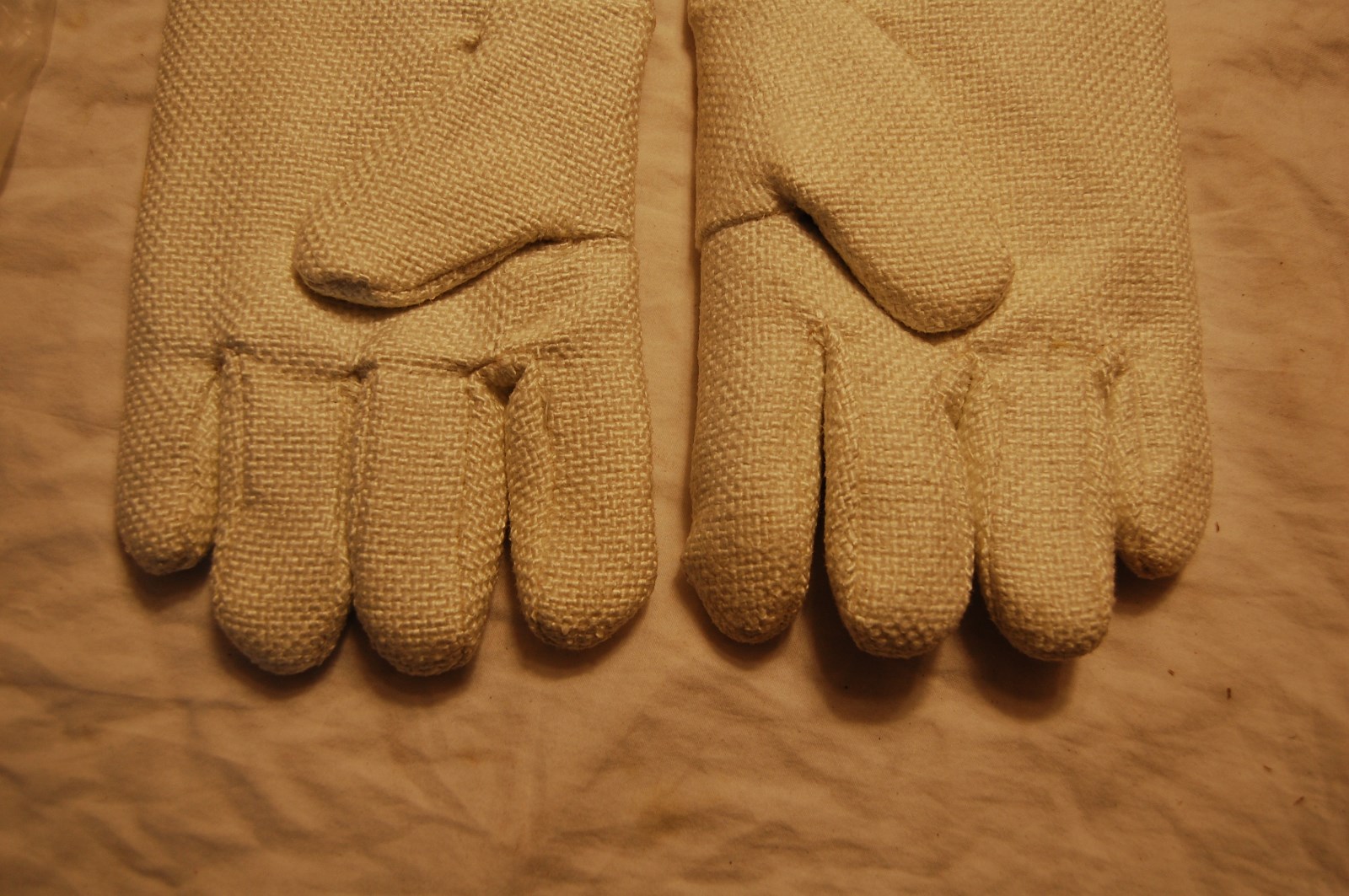 Pair of Made with Kevlar 11″ Heat Gloves