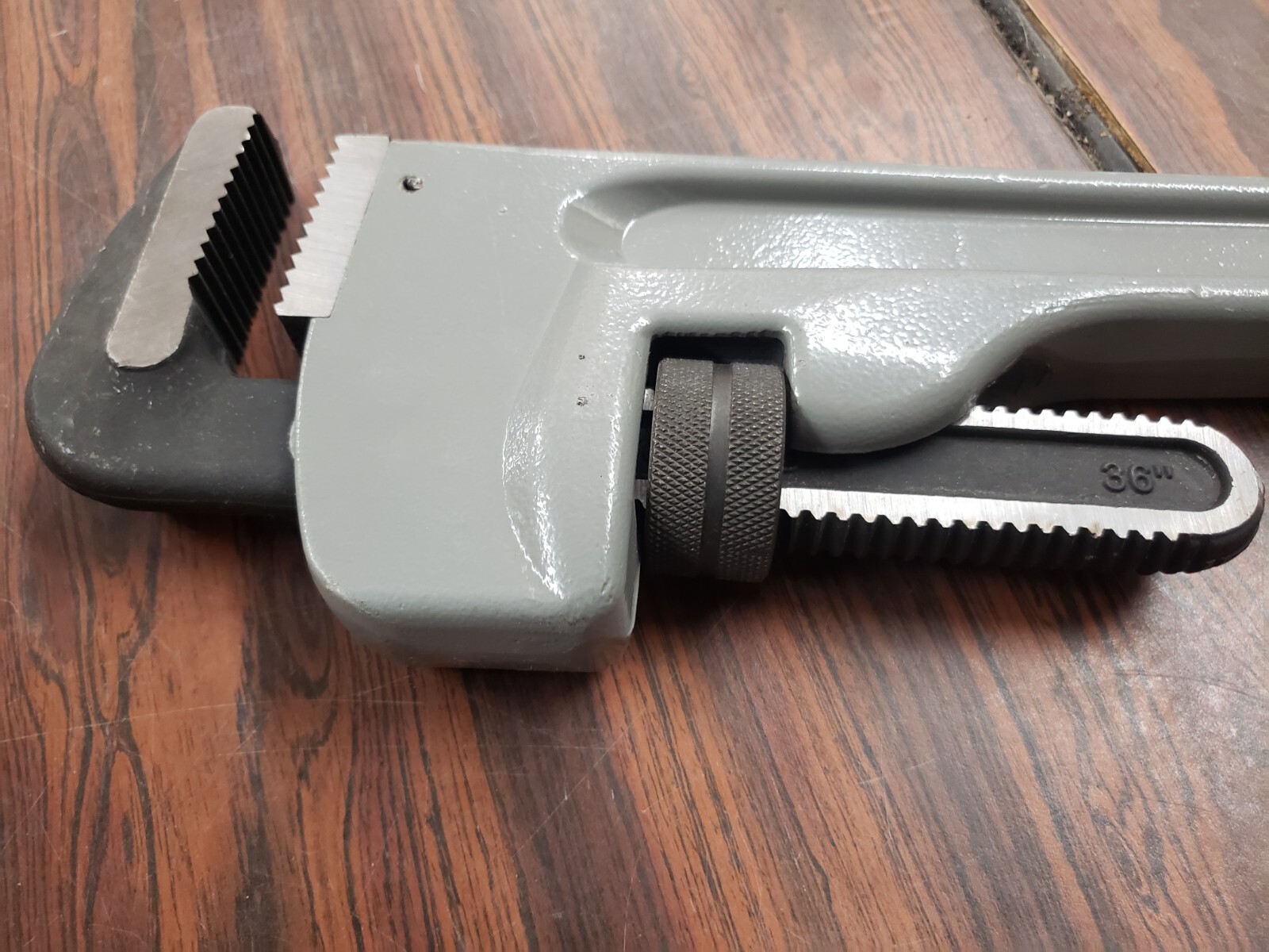 Maxpower 00117 Aluminum Pipe Wrench 36″ L 5″ Jaw Capacity