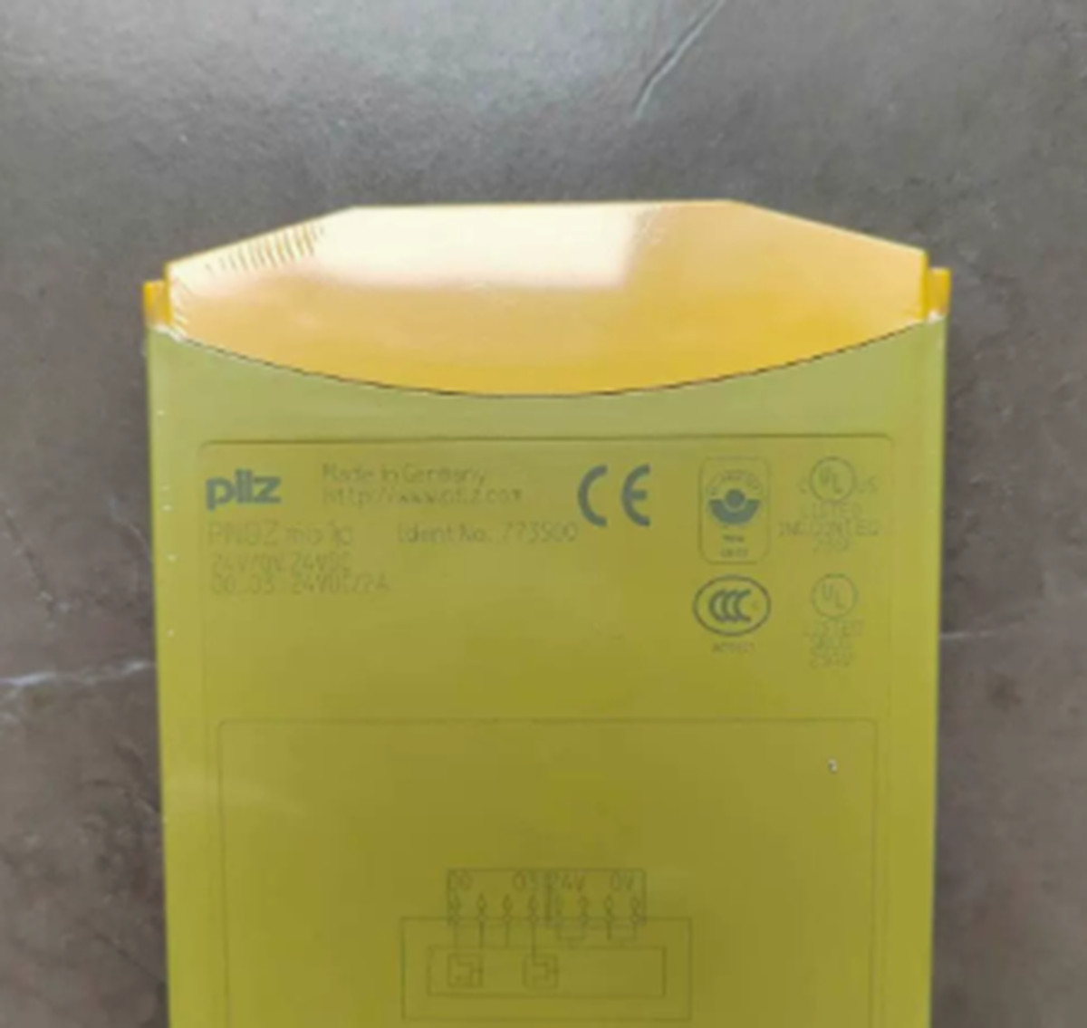 NEW PILZ PNOZ mo1p 773500 Safety Relay