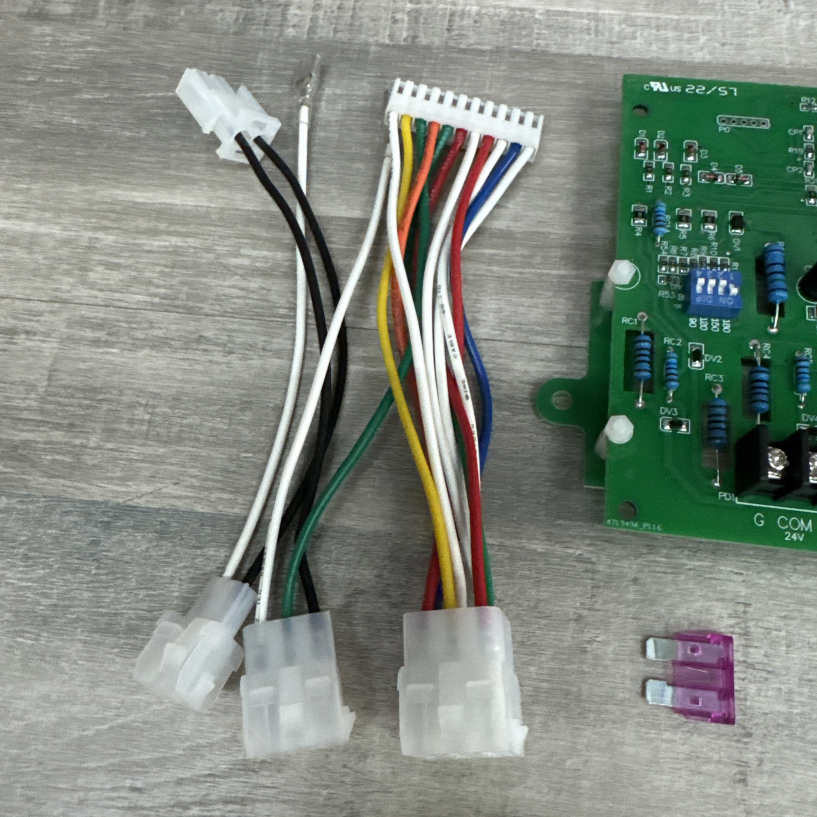EIIGAR Carrier Furnace Control Circuit Board PCB181DM Open Box C4