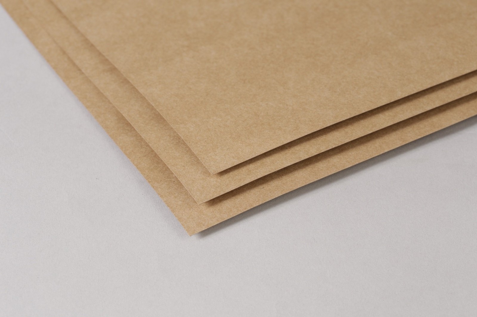 975008C Pack of 25 Sheets Kraft Paper 160g, A3, 29.7 x 42cm, Ideal for…