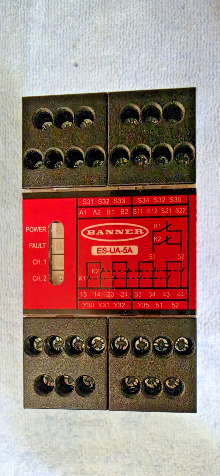 Banner Engineering ES-UA-5A Safety Relay, E-Stop Module, Output 6A, 66091, ES-UA