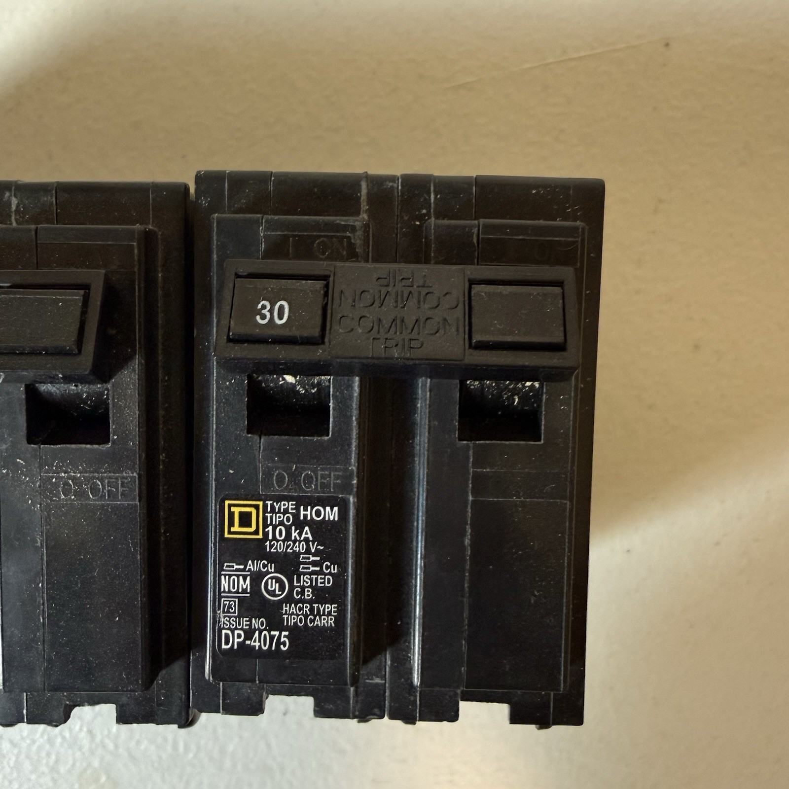 Lot of 3 Square D HOM230 Circuit Breaker 2-Pole 30 Amp 120/240 Volt AC Homeline
