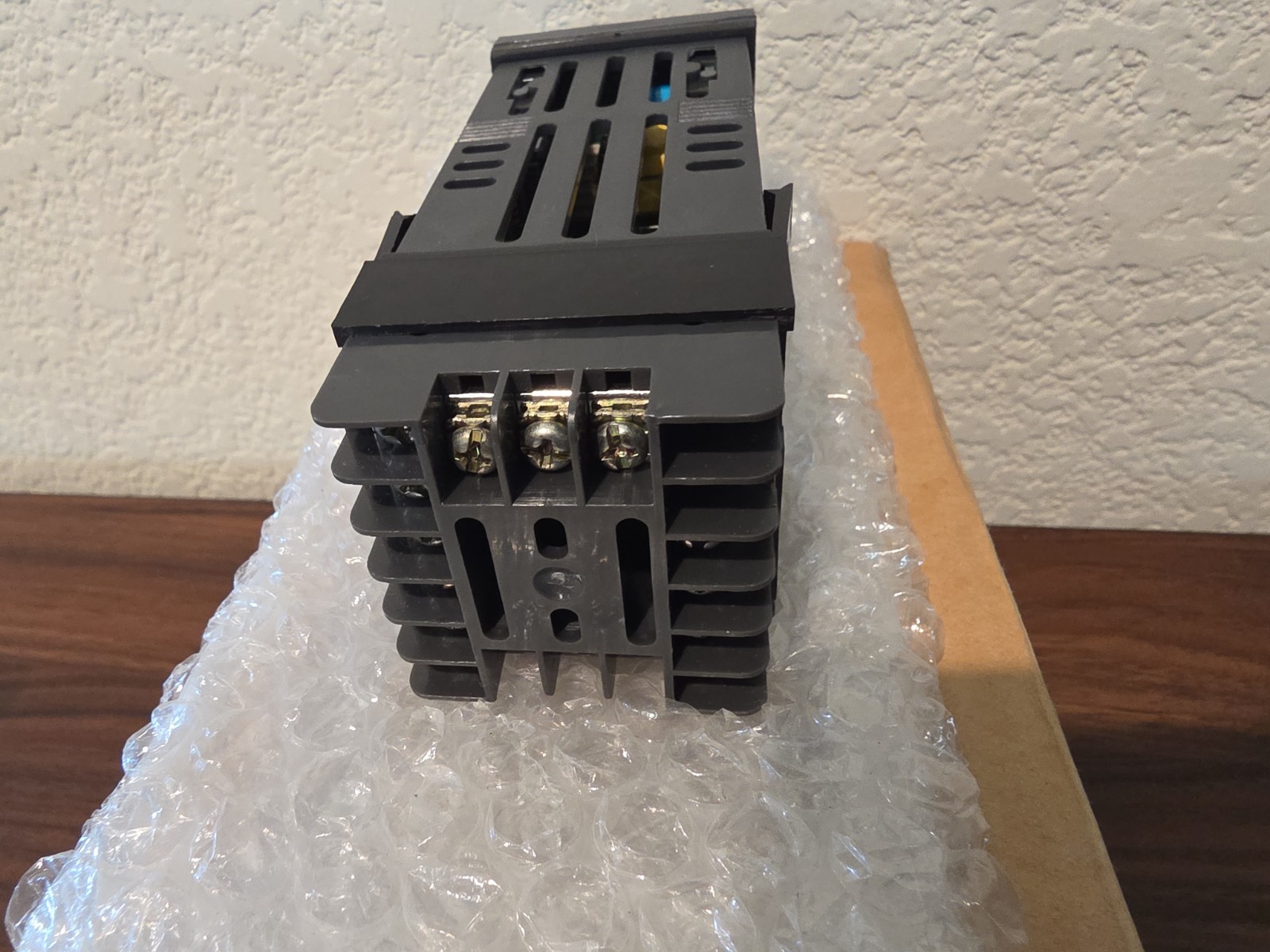 Honeywell UDC120L Micro-Pro DC120L11001000 Digital Controller 120/240VAC UDC1200