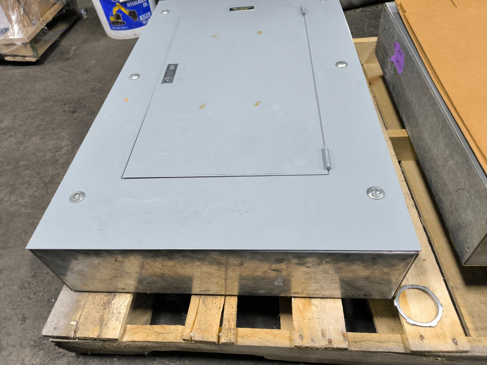 GE General Electric NHB Lug Panelboard 100 Amp 120/208V 3 PH 4W 32 Space Key