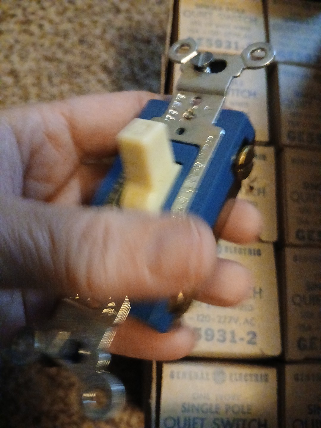 [TECH] Lot Of 10 General Electric GE-5931-2 Quite Switches Single Pole, 15A 120
