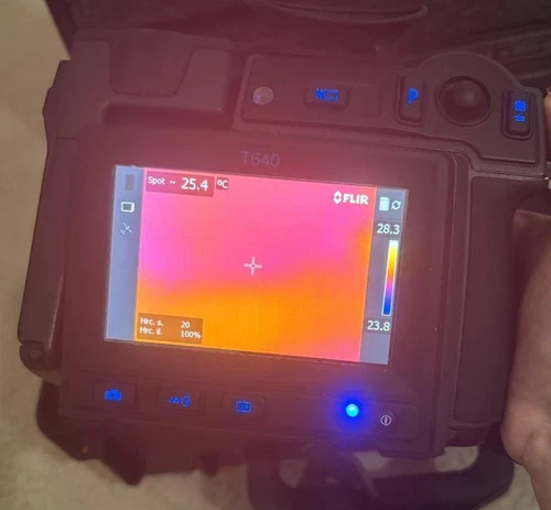 FLIR T640 Professional Thermal Imaging Infrared Camera Kit – Like In Hard Case