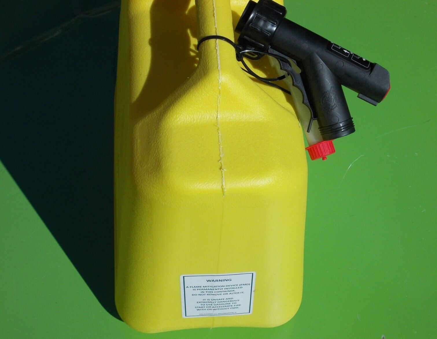 GARAGE BOSS 5 GALLON DIESEL FUEL CAN PRESS N POUR CONTROL GB356 YELLOW PLASTIC