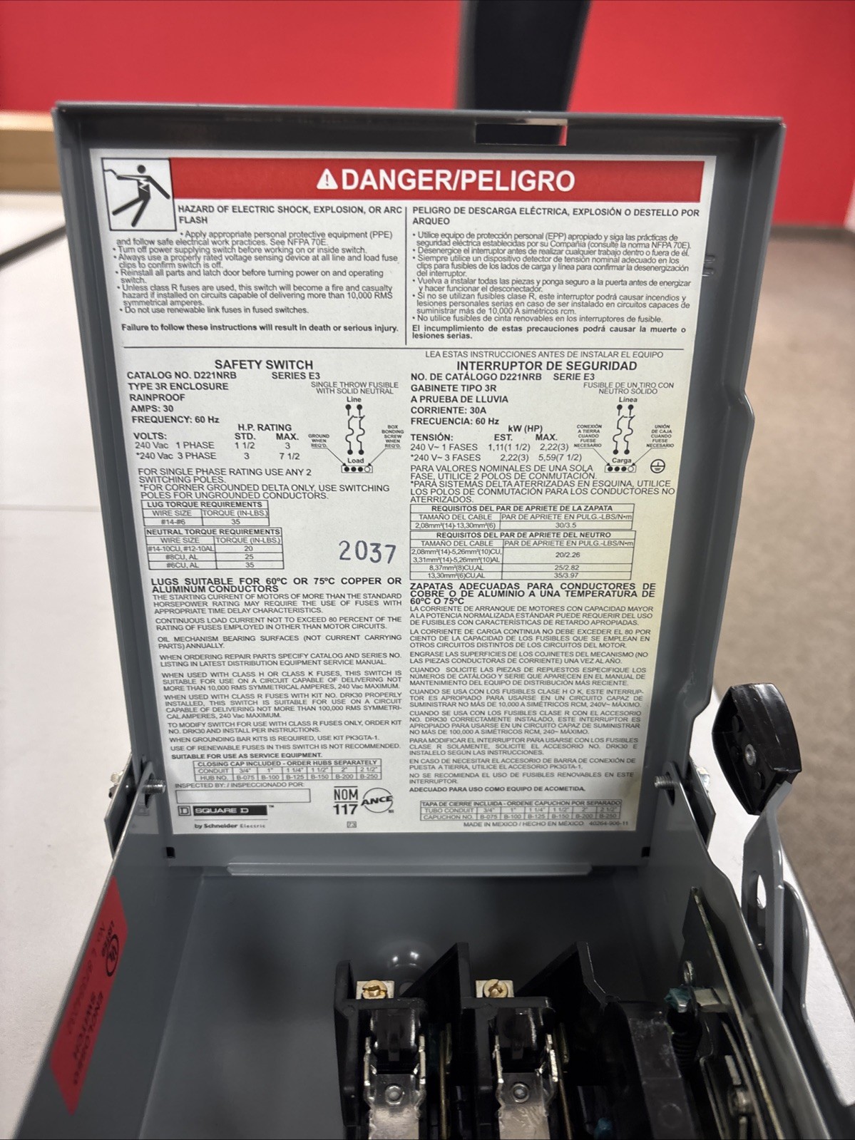 Square D D221NRB 30A Safety Switch
