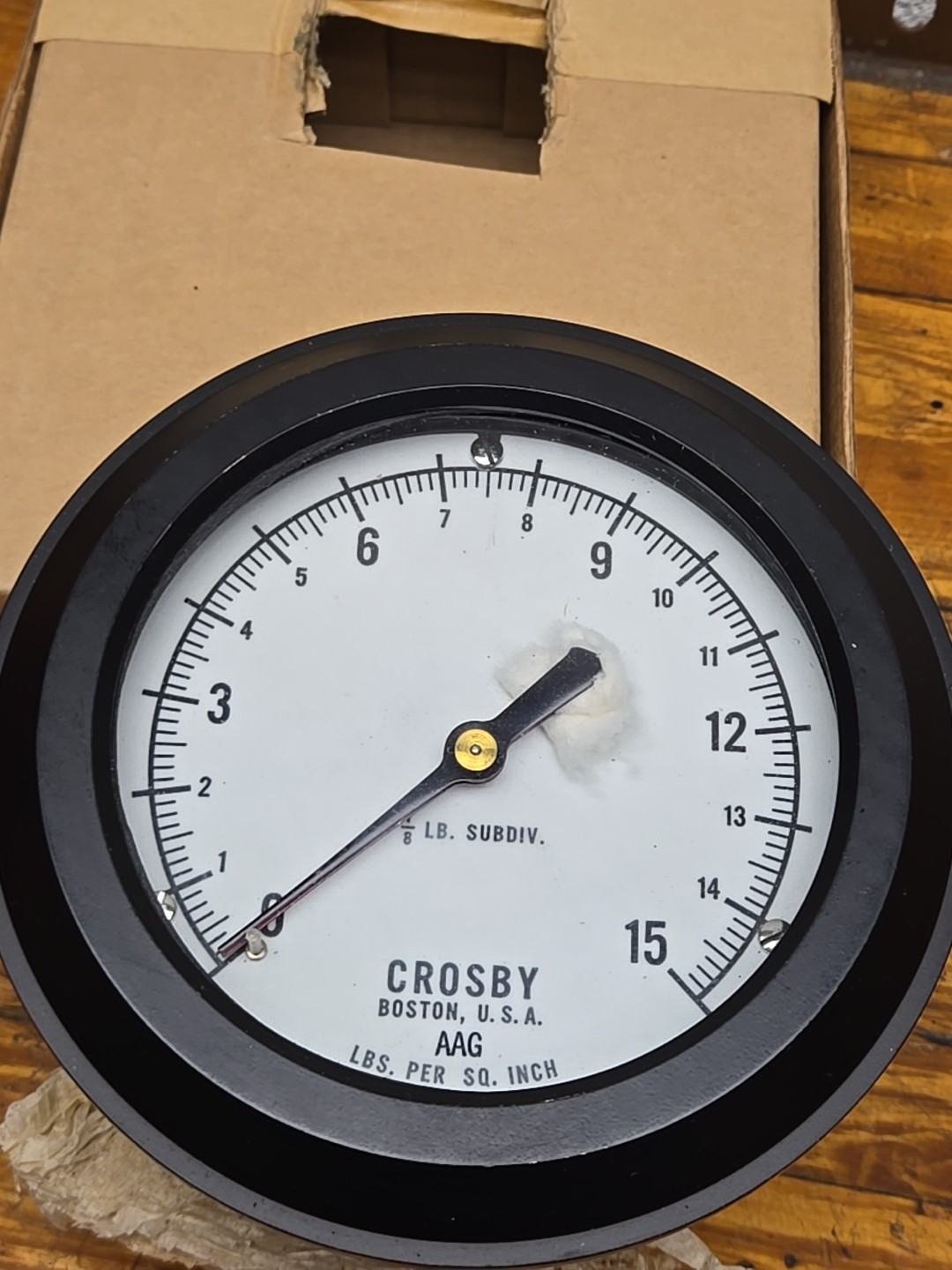 Crosby Gauge PSIG,1/8 lb. Subdiv. 0-15 lbs AAG 6″ Diameter