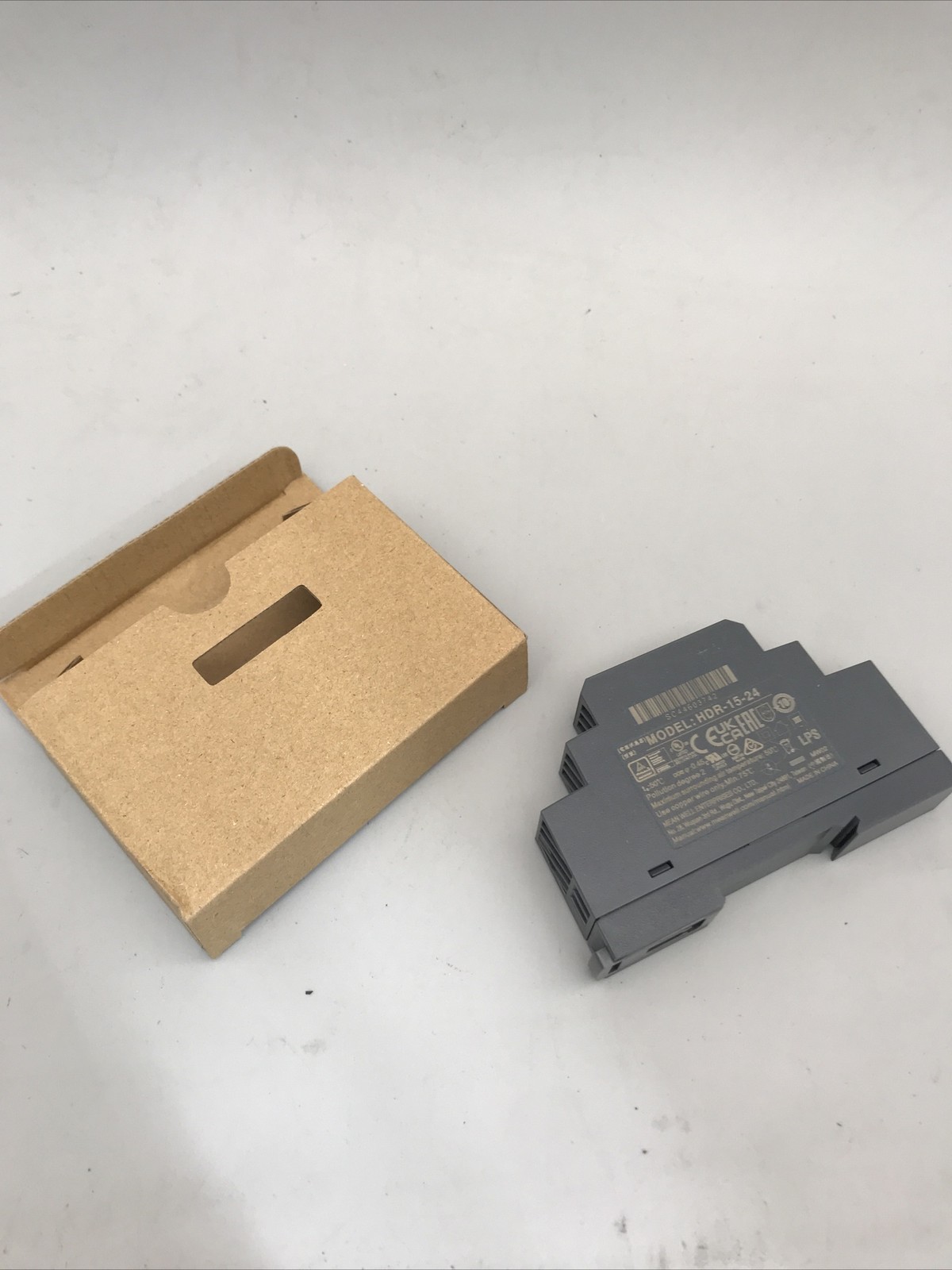 Mean Well HDR-15-24 15.2W 24V 0.63A Hat Rails Power Supply DIN RAIL New