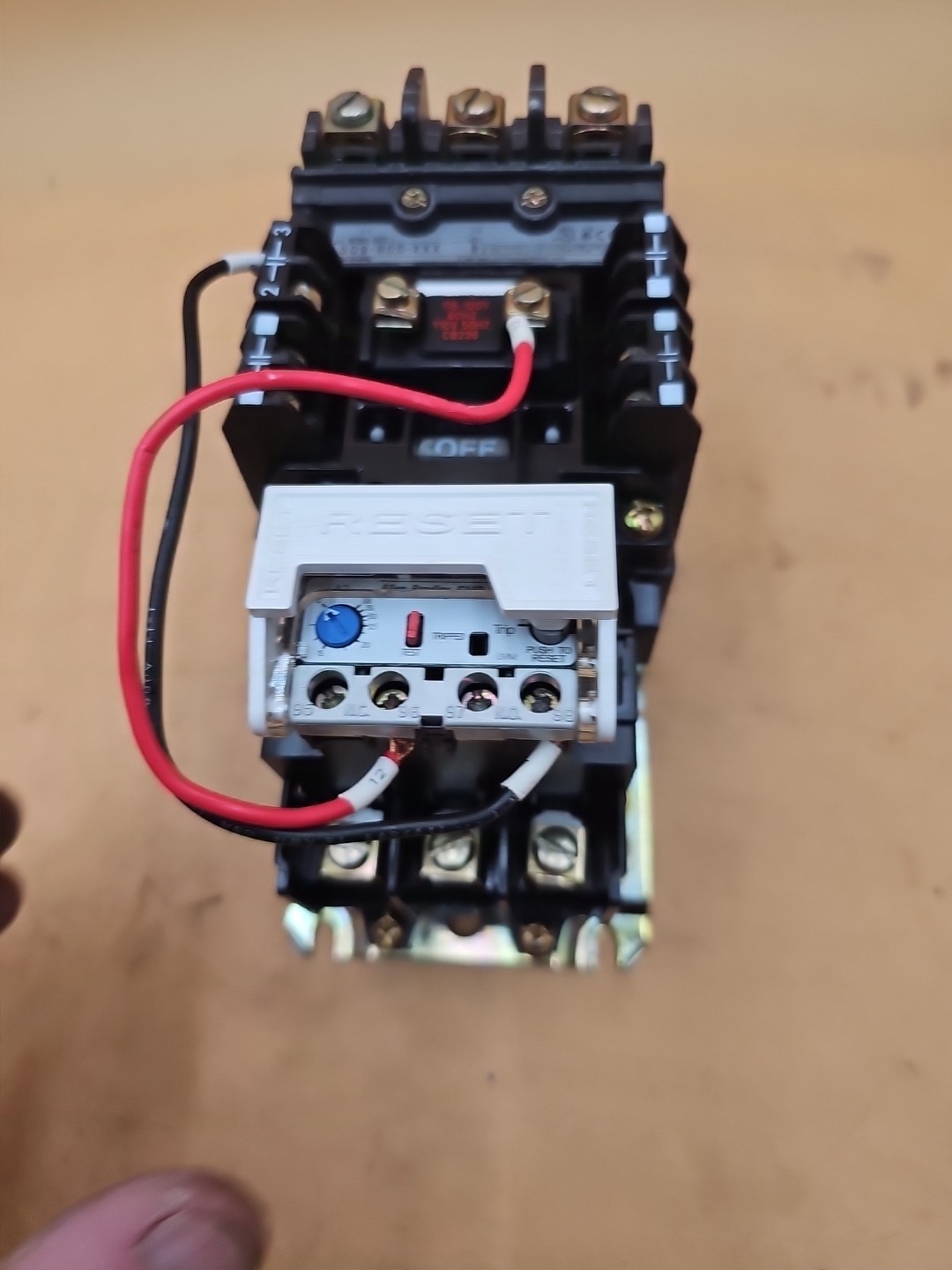 Allen Bradley 509-B0D-XXX Starte4. 592-A2HA Contactor Relay. 595-A