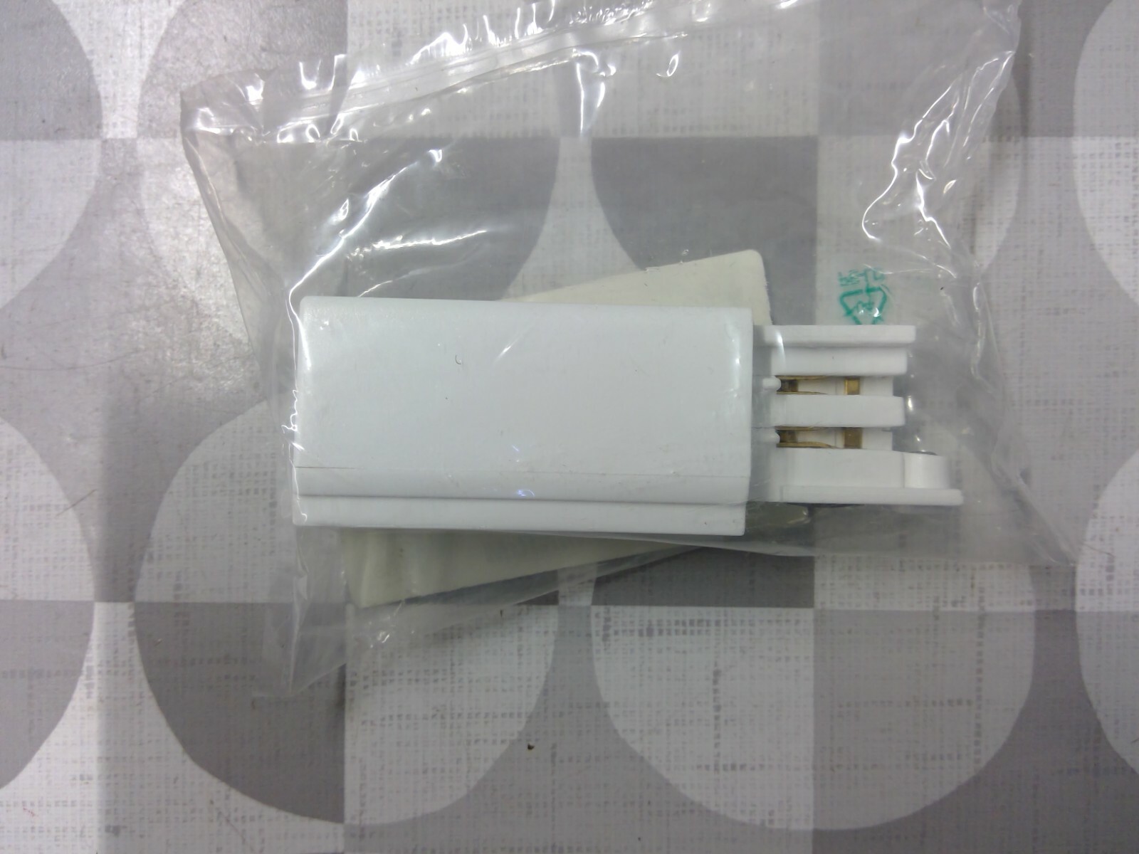 Global Trac Pro / Nordic Aluminium XTS 11-3UL End Feed, White **Free Shipping**