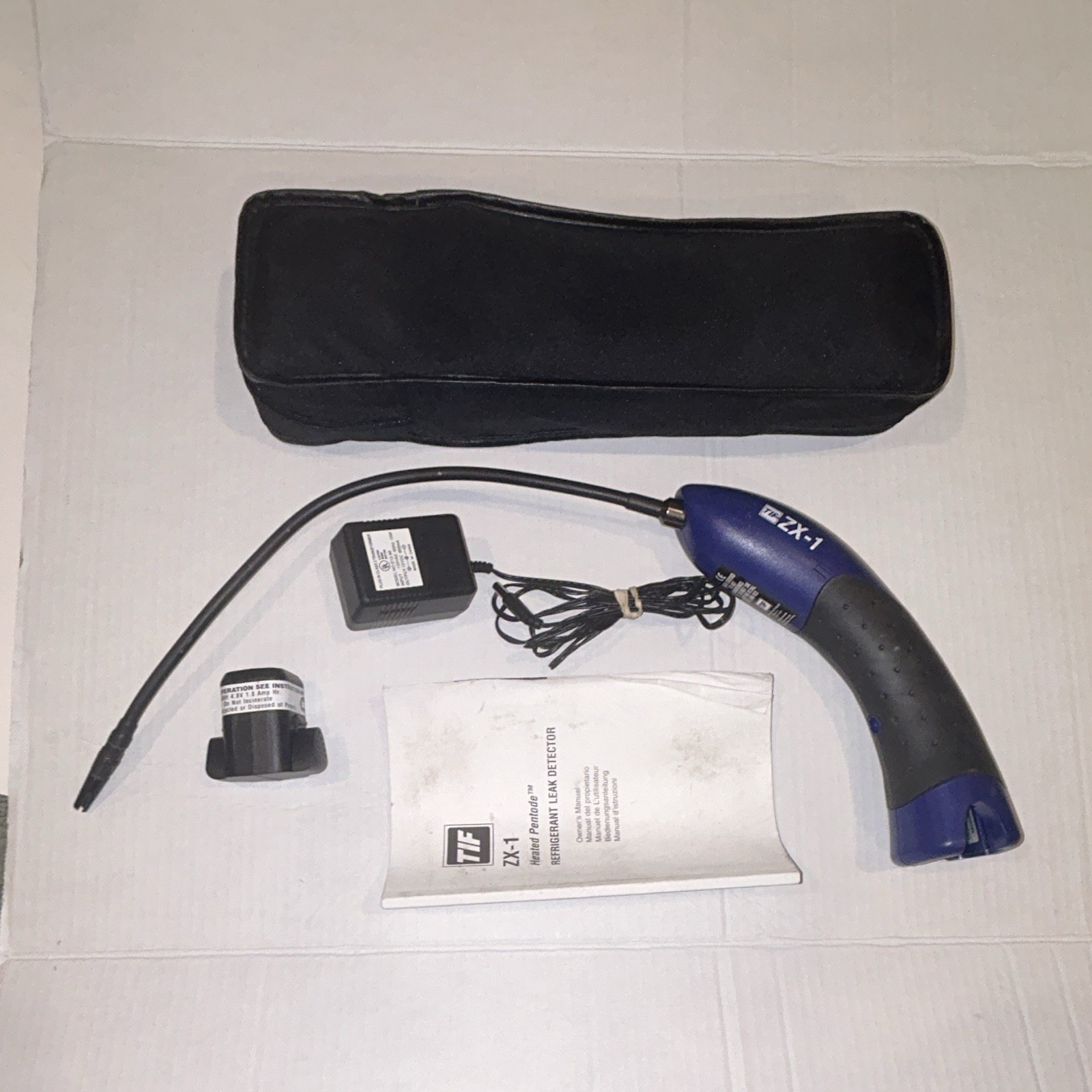 TIF ZX-1 Refrigerant Leak Detector Complete w/ Charger/Manual.
