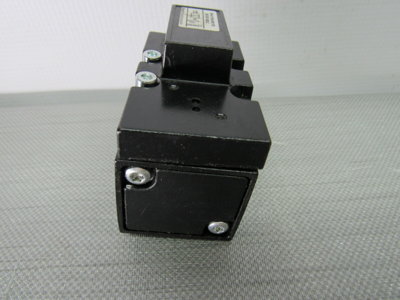 BOSCH/Rexroth 563-301-000-2 Pneumatic Valve