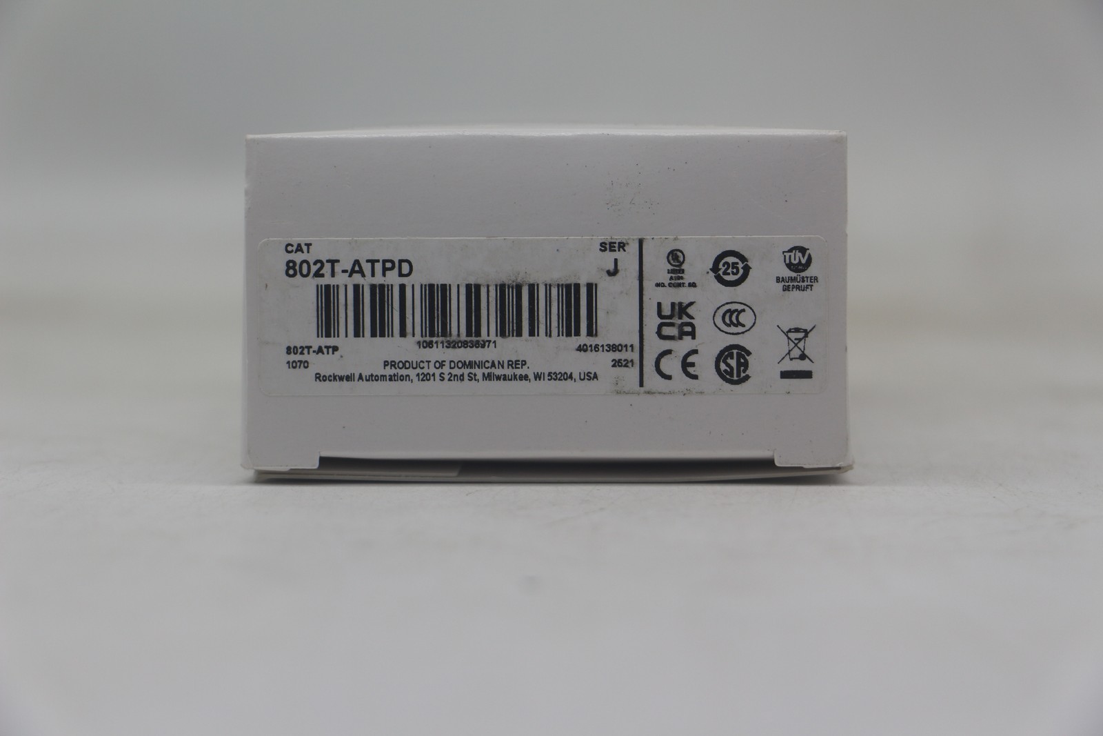 NEW Allen Bradley 802T-ATPD Metal Plug-In Oiltight Limit Switch Lever Type