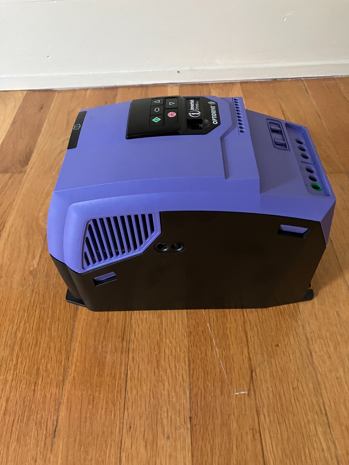 ODE-3-320240-3F42 – Invertek VFD – 7.5hp, 24A, 200-240V, 3 PHASE, OPTIDRIVE E3