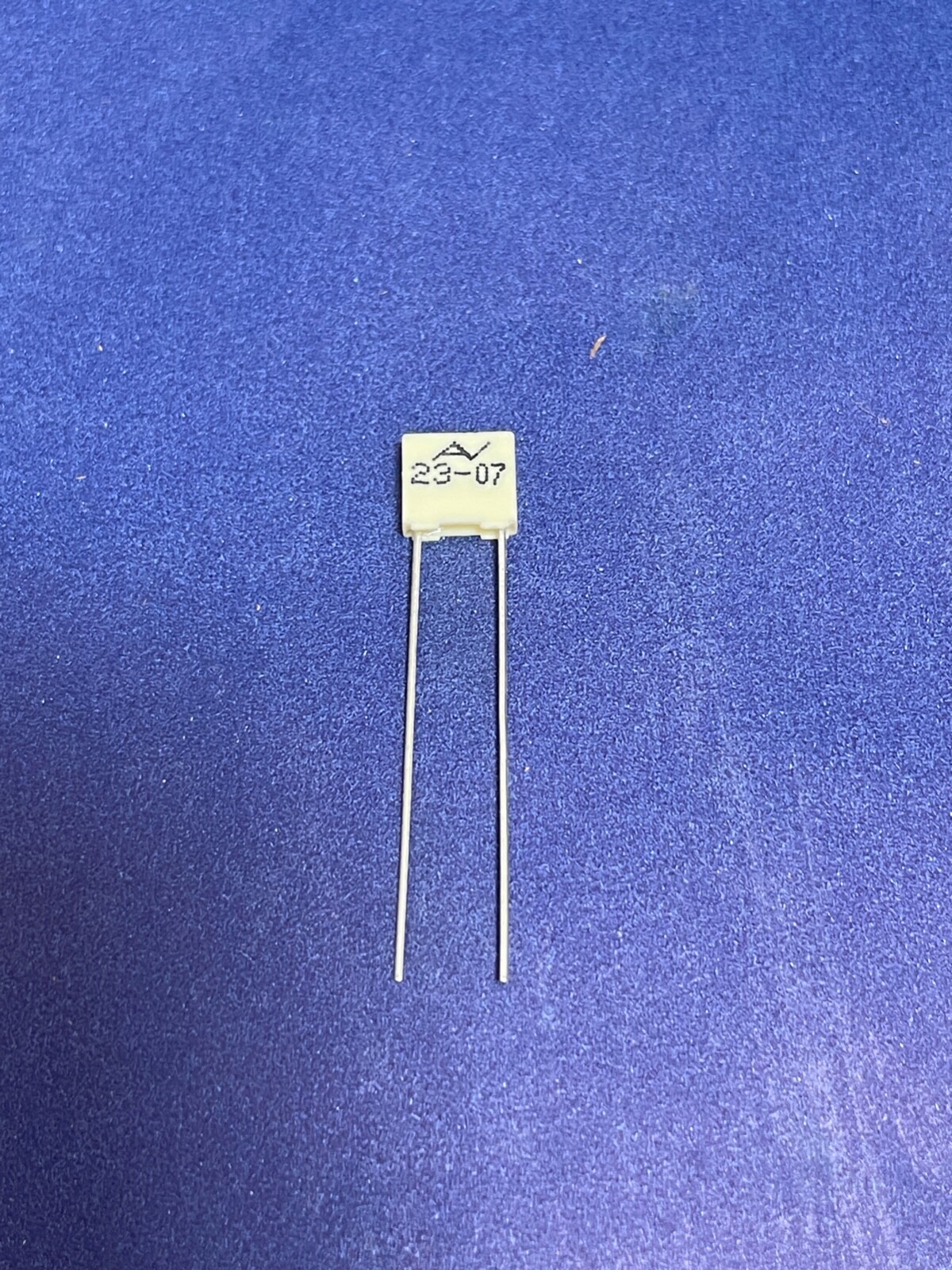 QTY 2800 Kemet Capacitor 63V – .100 uF / 20% tolerance / RM2DC3100JX50M